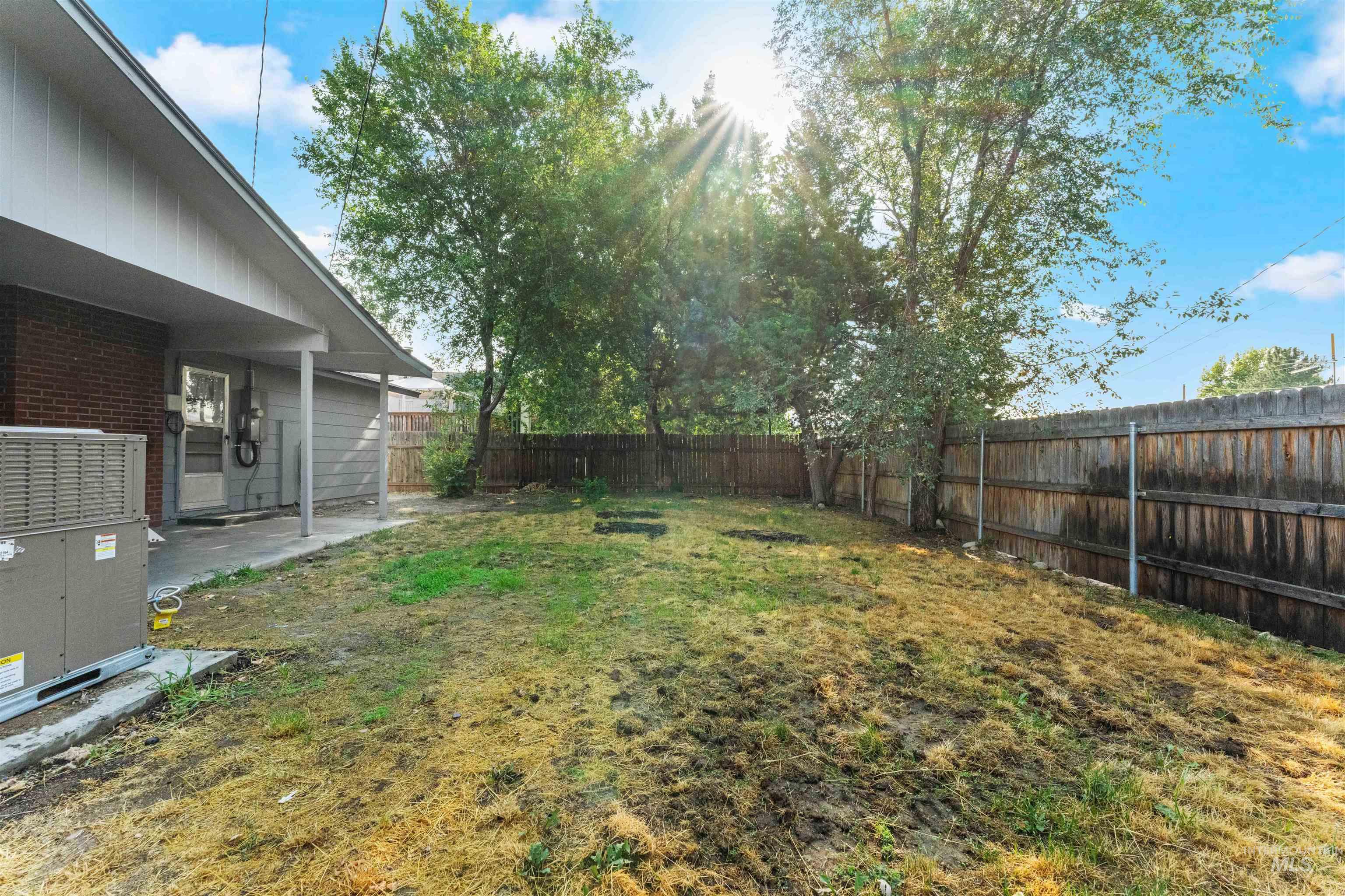 1309 E Main Street, Emmett, Idaho 83617, 3 Bedrooms, 2 Bathrooms, Residential Income For Sale, Price $335,000,MLS 98974879