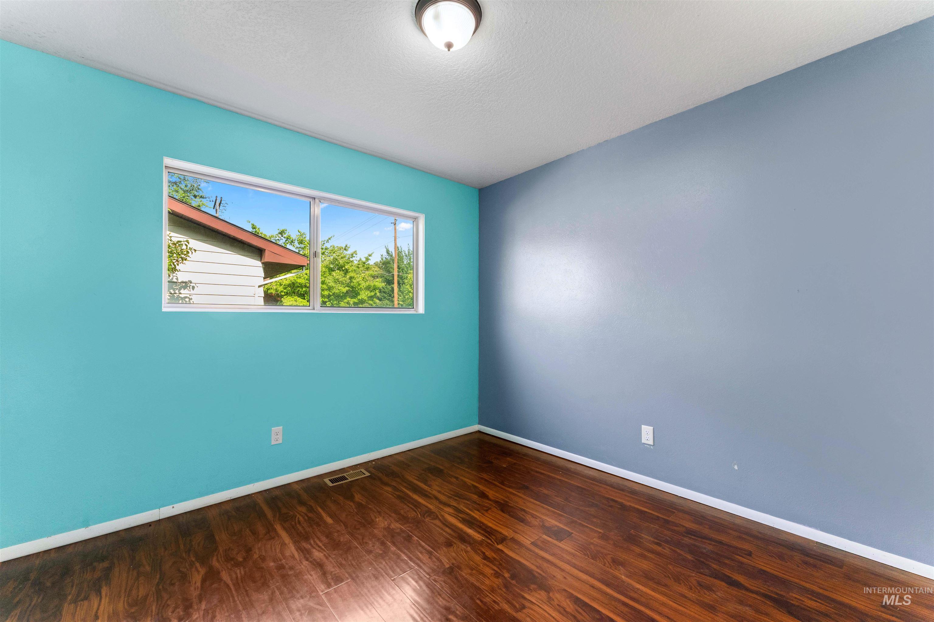 1309 E Main Street, Emmett, Idaho 83617, 3 Bedrooms, 2 Bathrooms, Residential Income For Sale, Price $335,000, 98974879