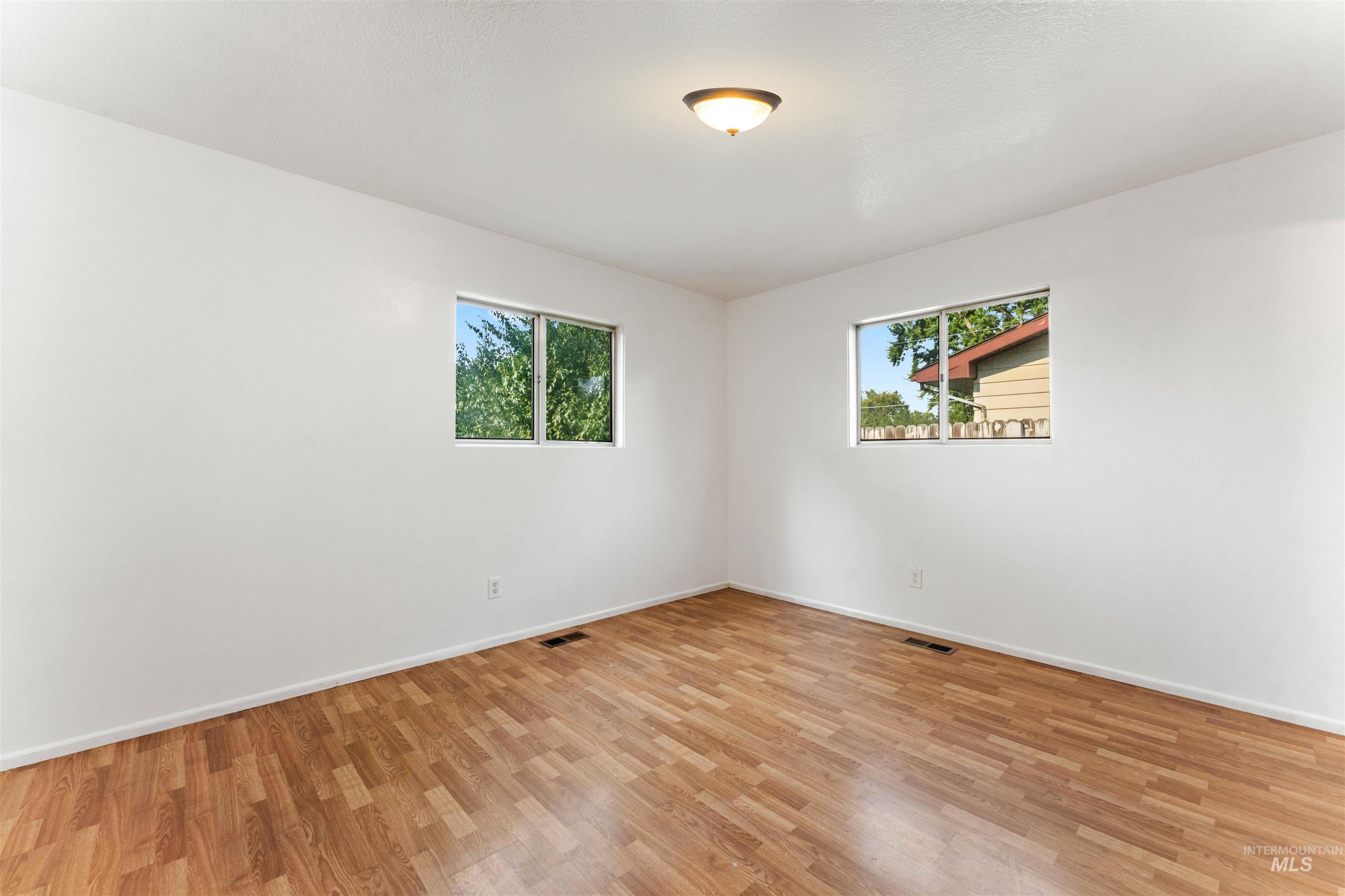 1309 E Main Street, Emmett, Idaho 83617, 3 Bedrooms, 2 Bathrooms, Residential Income For Sale, Price $335,000, 98974879