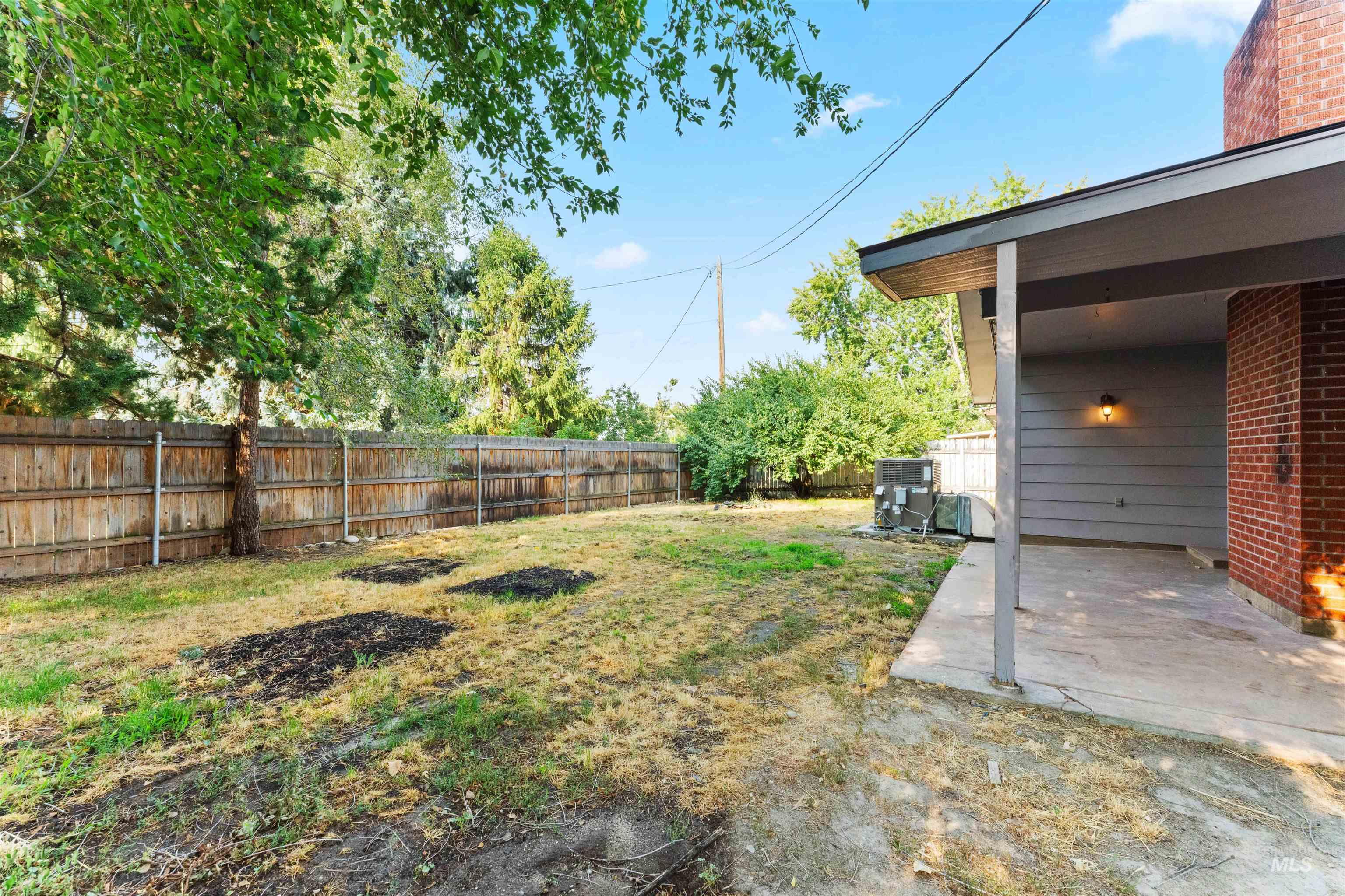 1309 E Main Street, Emmett, Idaho 83617, 3 Bedrooms, 2 Bathrooms, Residential Income For Sale, Price $335,000, 98974879