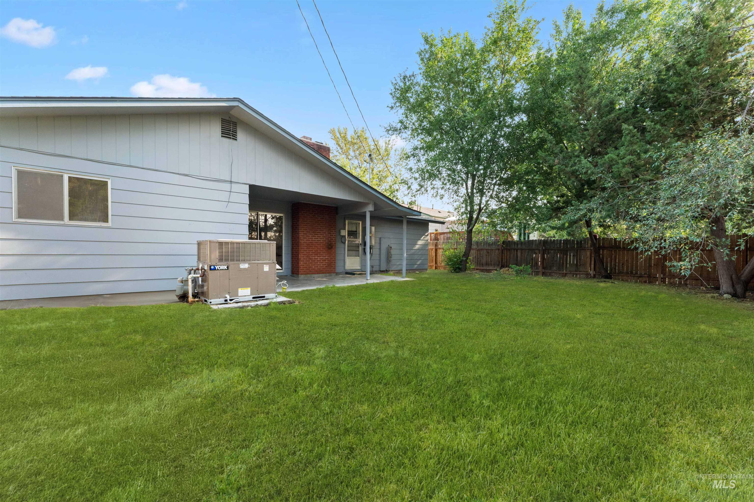 1309 E Main Street, Emmett, Idaho 83617, 3 Bedrooms, 2 Bathrooms, Residential Income For Sale, Price $335,000, 98974879