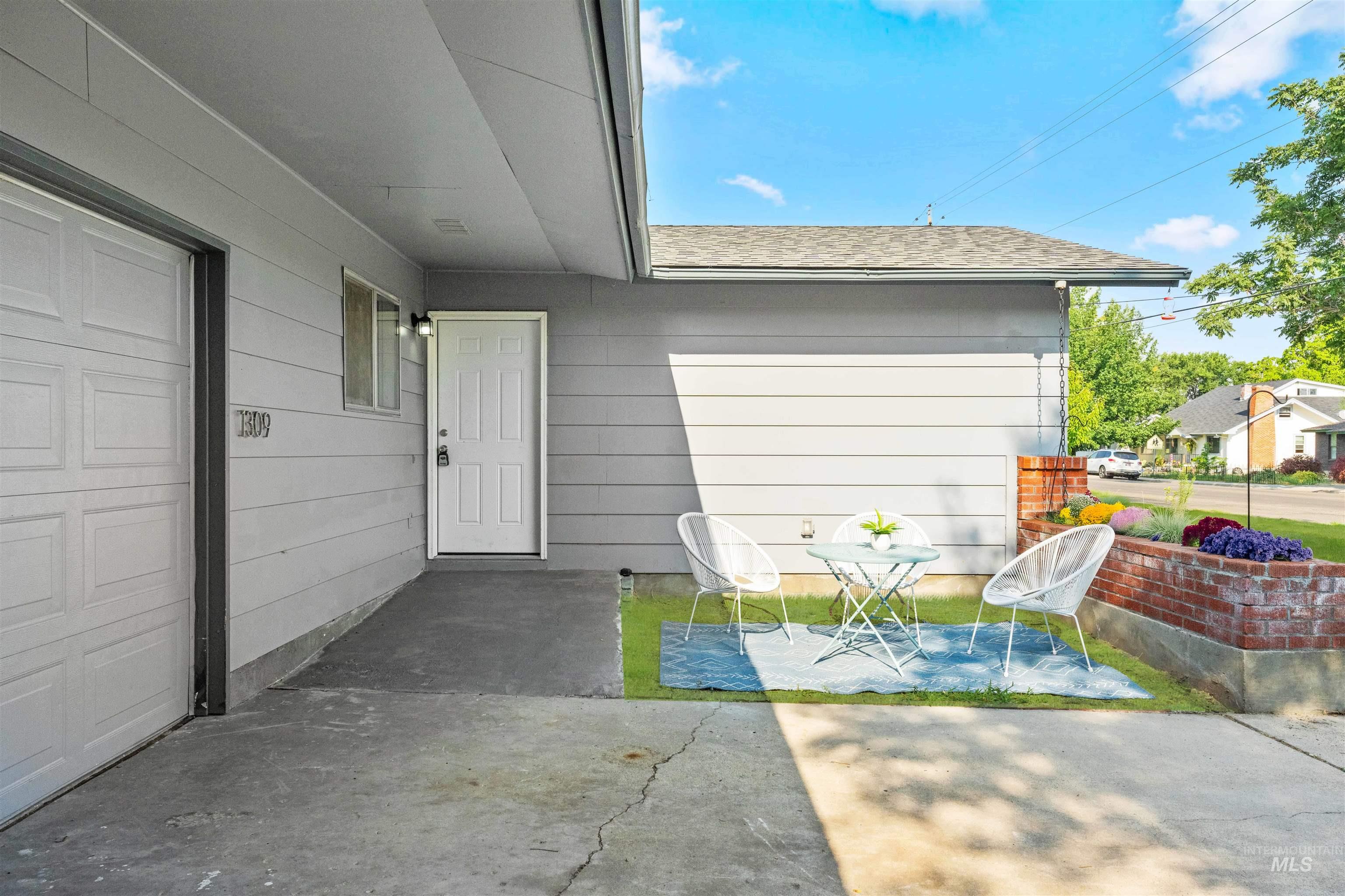 1309 E Main Street, Emmett, Idaho 83617, 3 Bedrooms, 2 Bathrooms, Residential Income For Sale, Price $335,000, 98974879