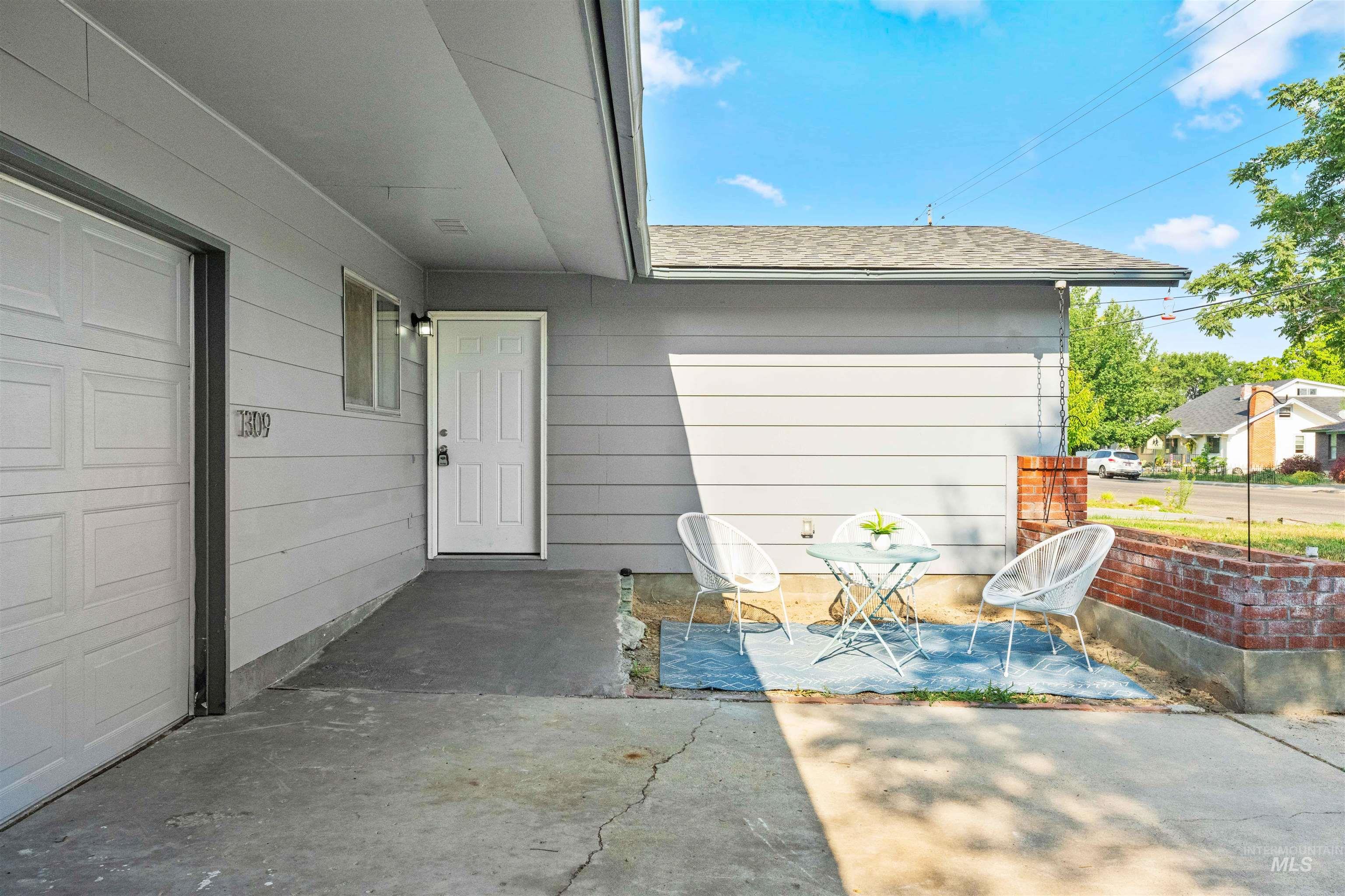 1309 E Main Street, Emmett, Idaho 83617, 3 Bedrooms, 2 Bathrooms, Residential Income For Sale, Price $335,000, 98974879