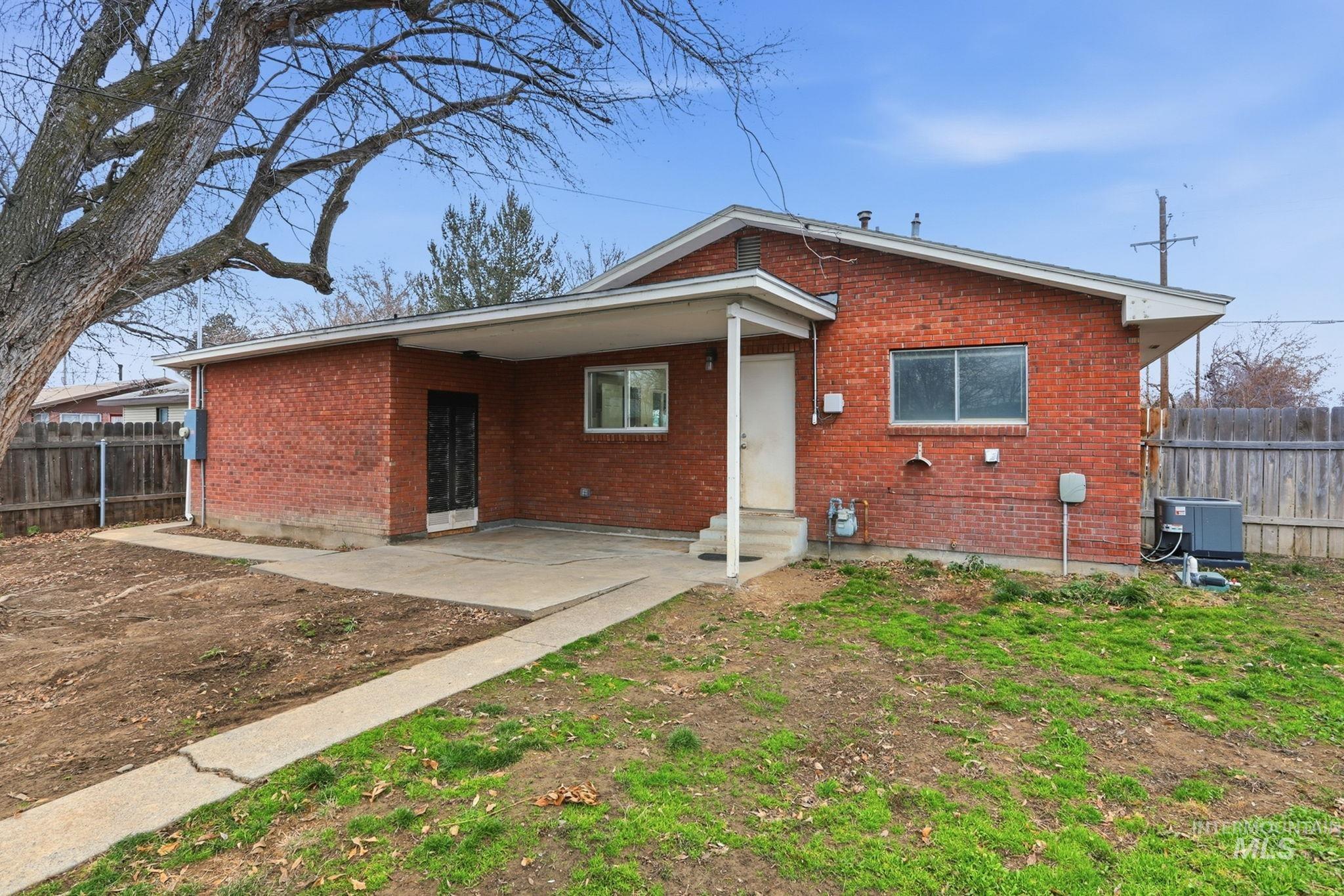 510 W 1st St, Fruitland, Idaho 83619, 3 Bedrooms, 2 Bathrooms, Residential For Sale, Price $309,900,MLS 98974881