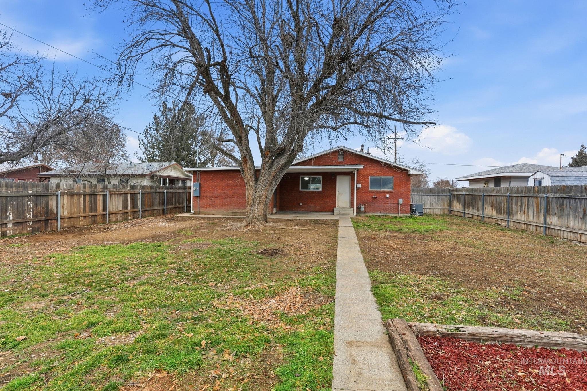 510 W 1st St, Fruitland, Idaho 83619, 3 Bedrooms, 2 Bathrooms, Residential For Sale, Price $309,900,MLS 98974881