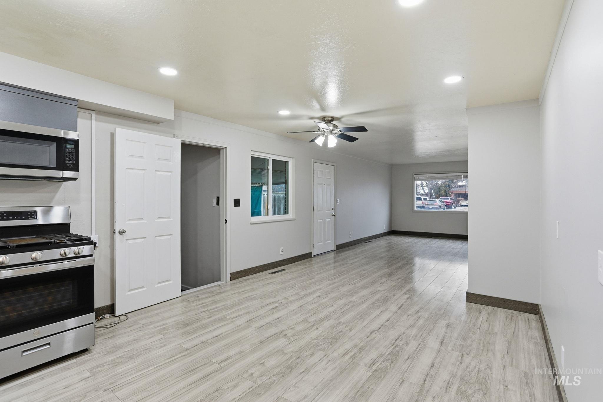 510 W 1st St, Fruitland, Idaho 83619, 3 Bedrooms, 2 Bathrooms, Residential For Sale, Price $309,900,MLS 98974881