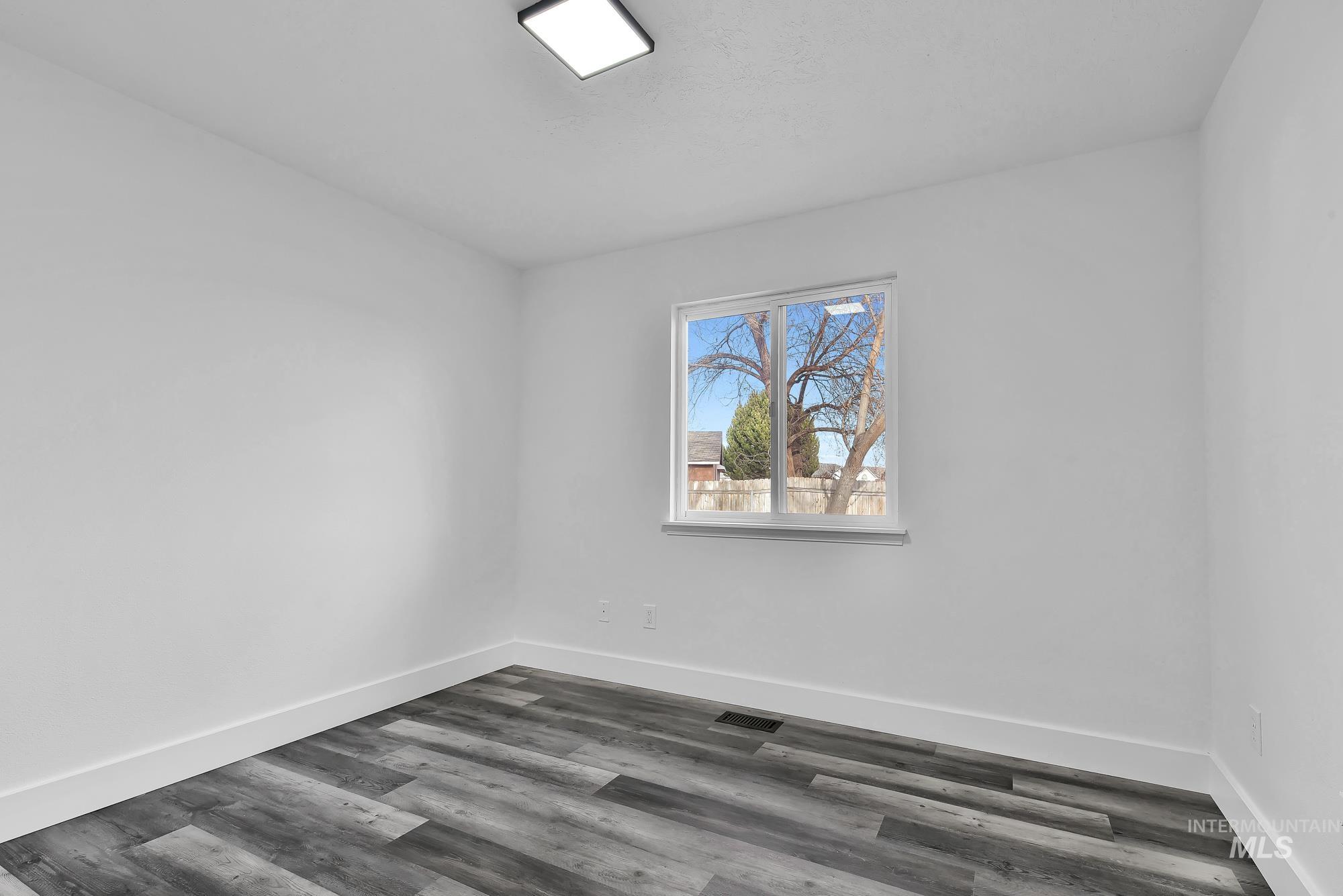 526 Lost Basin Ct, Nampa, Idaho 83686, 3 Bedrooms, 2 Bathrooms, Residential For Sale, Price $424,000,MLS 98974882