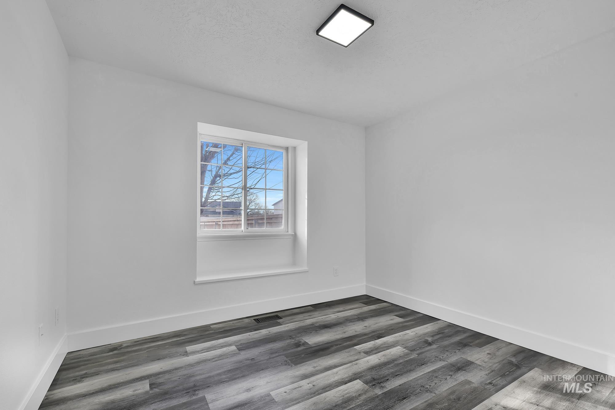 526 Lost Basin Ct, Nampa, Idaho 83686, 3 Bedrooms, 2 Bathrooms, Residential For Sale, Price $424,000,MLS 98974882