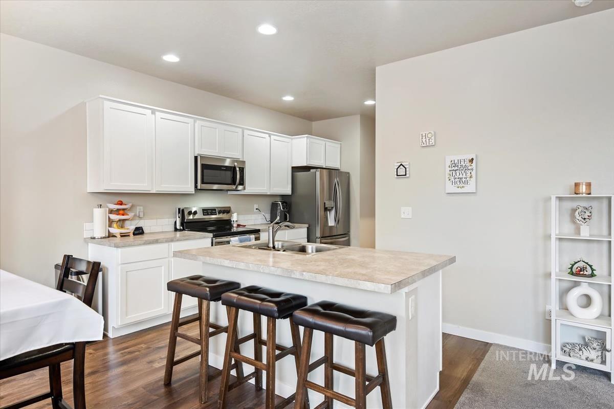 3326 S Glacier Bay Ave, Meridian, Idaho 83642, 3 Bedrooms, 2.5 Bathrooms, Residential For Sale, Price $429,000, 98974883