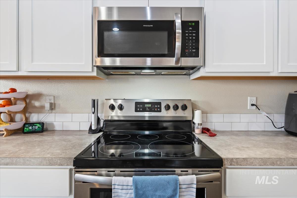 3326 S Glacier Bay Ave, Meridian, Idaho 83642, 3 Bedrooms, 2.5 Bathrooms, Residential For Sale, Price $429,000, 98974883