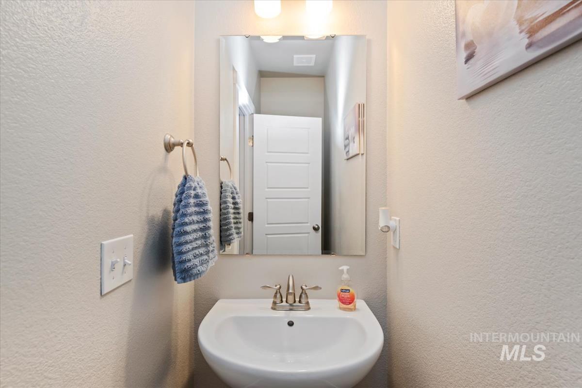 3326 S Glacier Bay Ave, Meridian, Idaho 83642, 3 Bedrooms, 2.5 Bathrooms, Residential For Sale, Price $429,000, 98974883