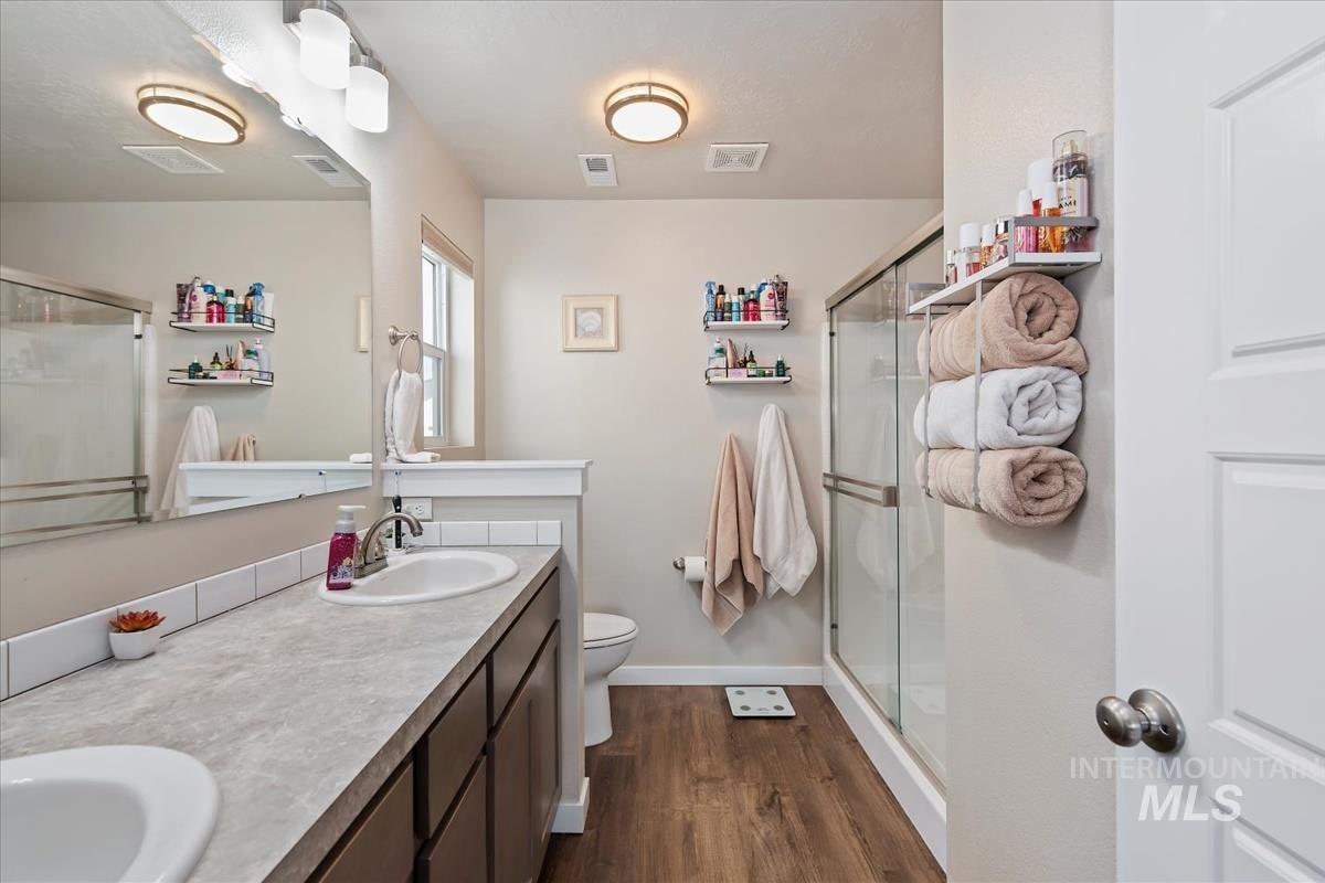 3326 S Glacier Bay Ave, Meridian, Idaho 83642, 3 Bedrooms, 2.5 Bathrooms, Residential For Sale, Price $429,000, 98974883