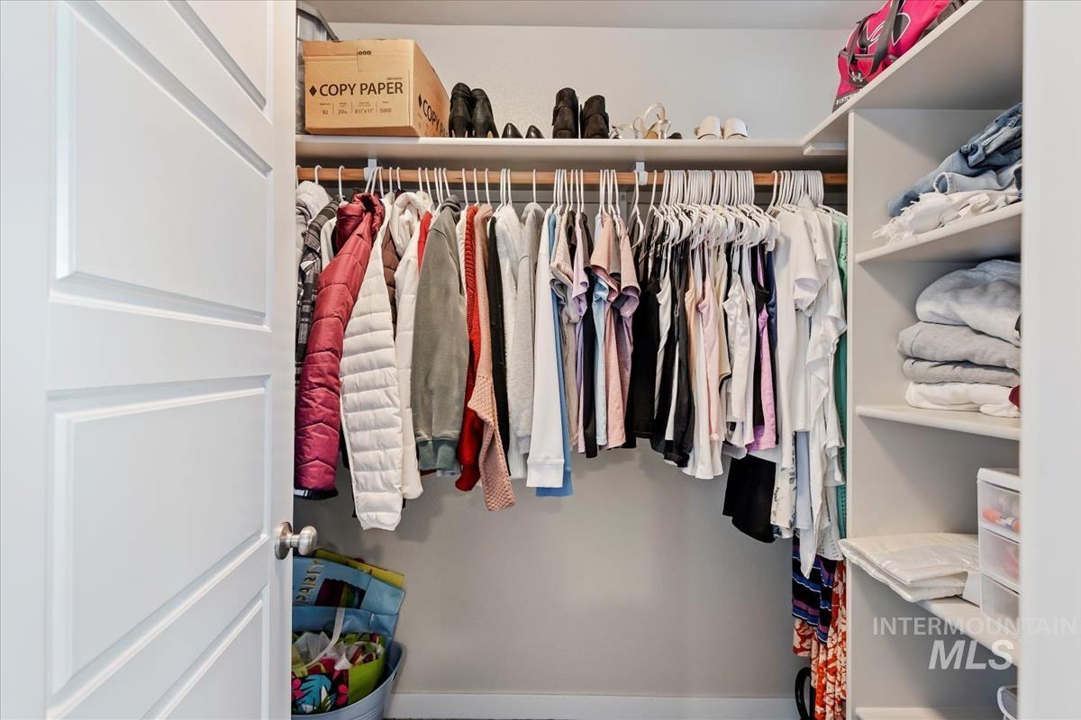 3326 S Glacier Bay Ave, Meridian, Idaho 83642, 3 Bedrooms, 2.5 Bathrooms, Residential For Sale, Price $429,000, 98974883