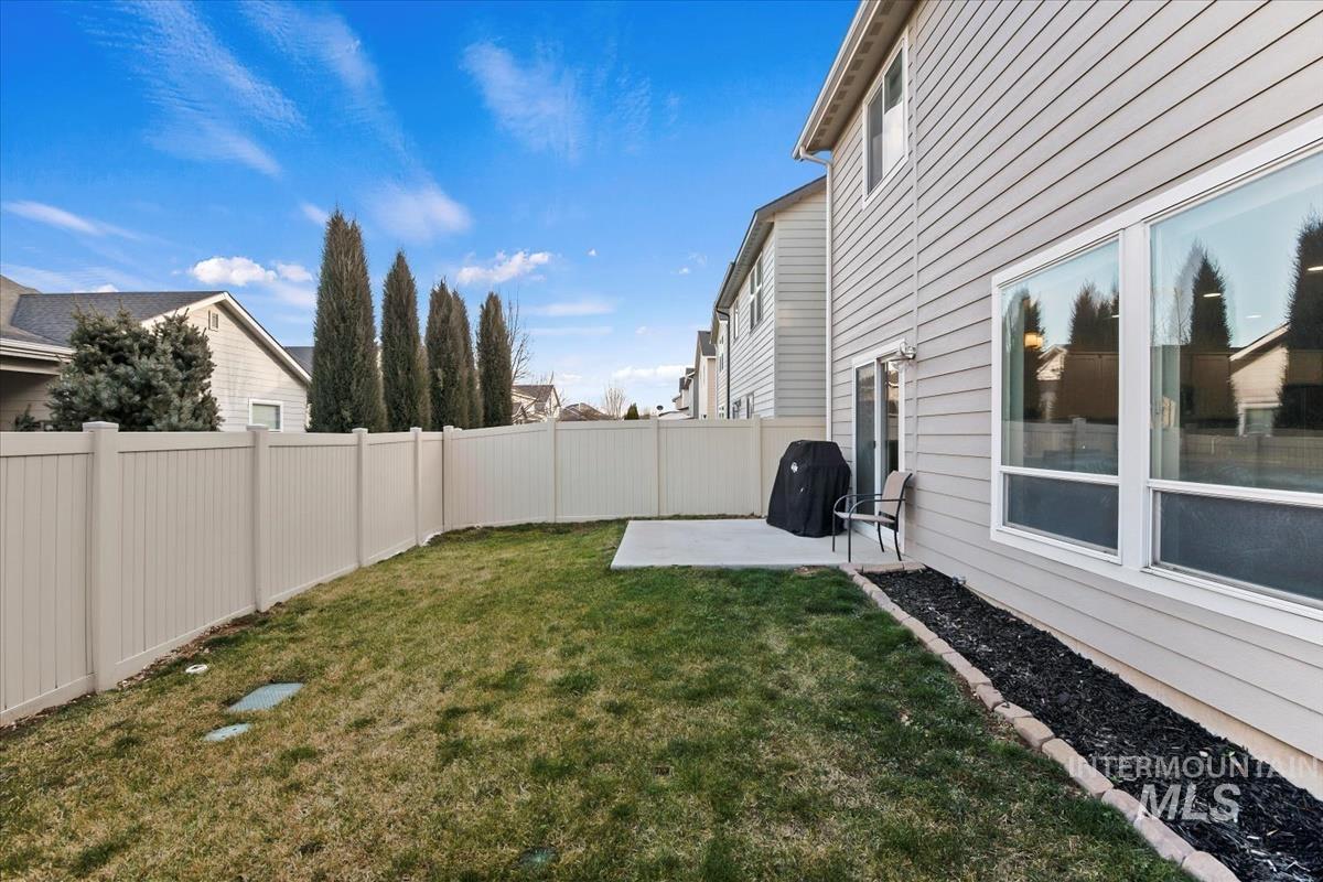 3326 S Glacier Bay Ave, Meridian, Idaho 83642, 3 Bedrooms, 2.5 Bathrooms, Residential For Sale, Price $429,000, 98974883