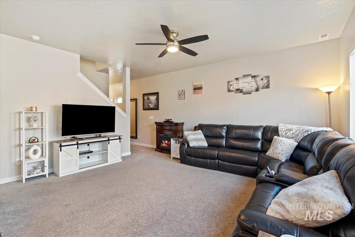 3326 S Glacier Bay Ave, Meridian, Idaho 83642, 3 Bedrooms, 2.5 Bathrooms, Residential For Sale, Price $429,000, 98974883