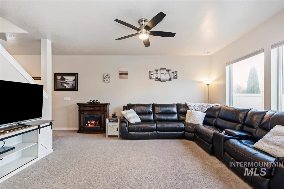 3326 S Glacier Bay Ave, Meridian, Idaho 83642, 3 Bedrooms, 2.5 Bathrooms, Residential For Sale, Price $429,000, 98974883