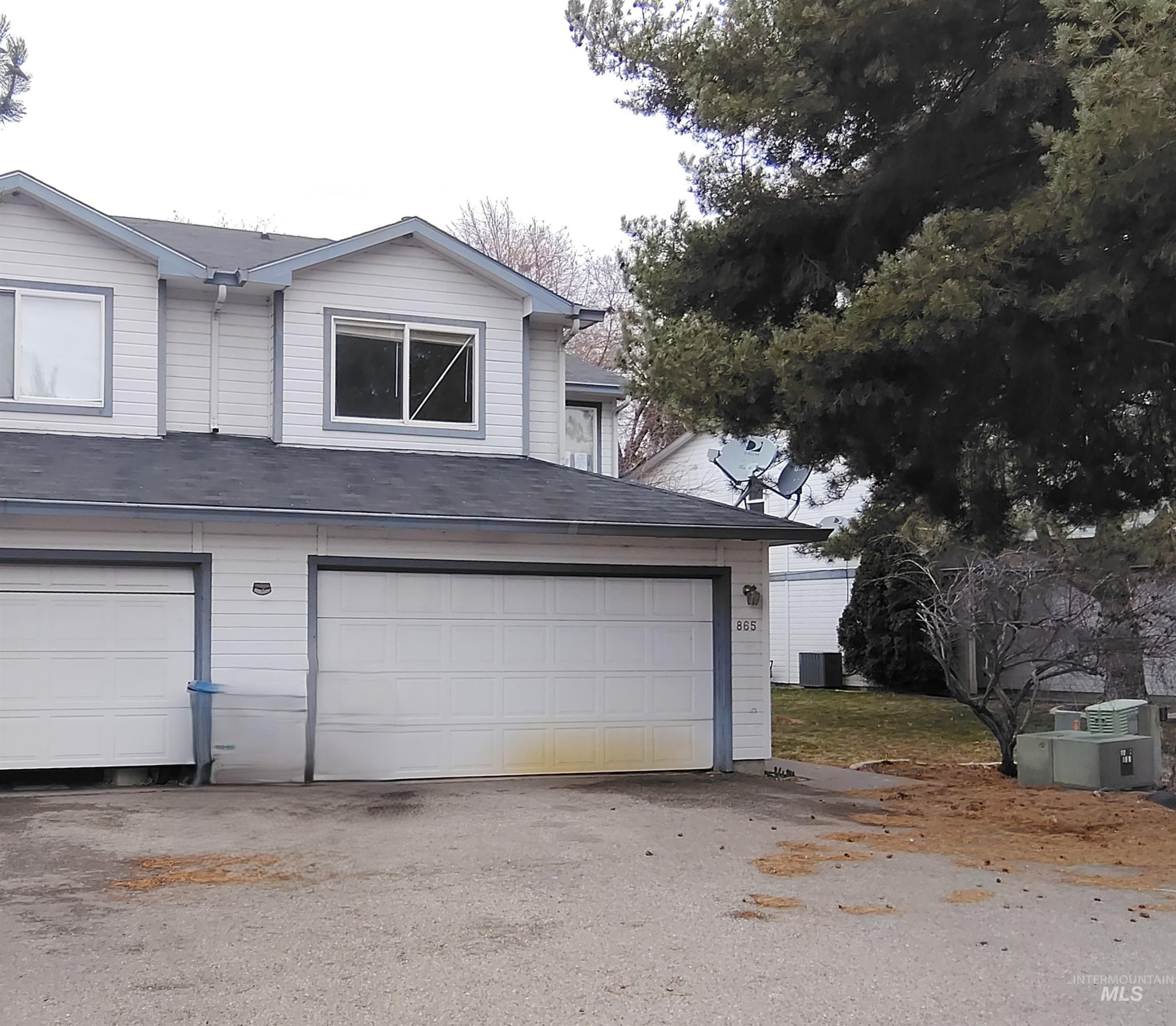 865 Tumbleweed Ave, Mountain Home, Idaho 83647, 3 Bedrooms, 2.5 Bathrooms, Residential For Sale, Price $255,600,MLS 98974884