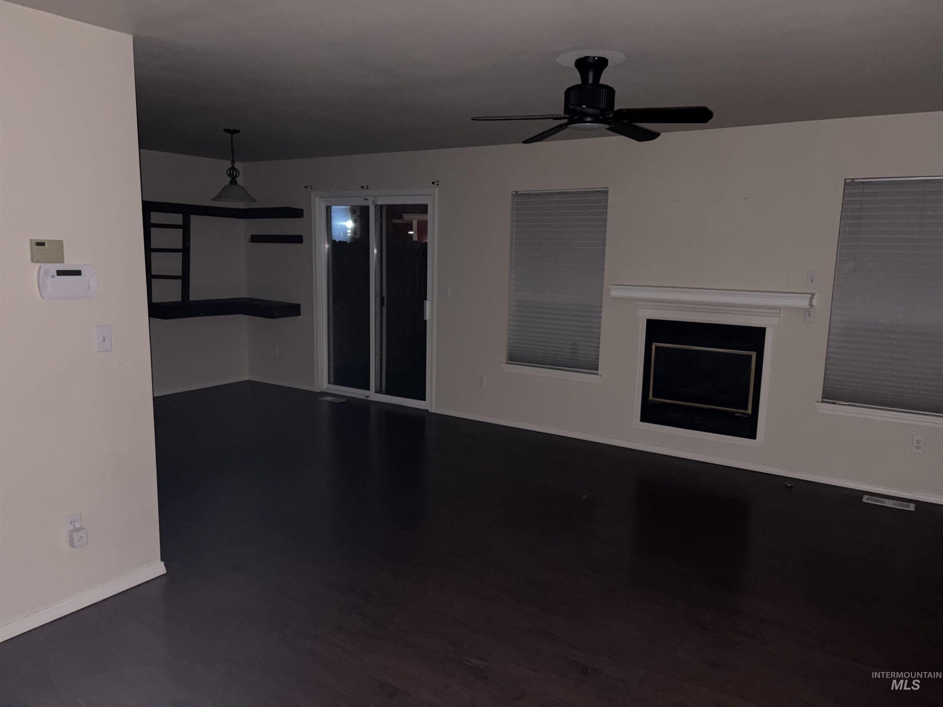 865 Tumbleweed Ave, Mountain Home, Idaho 83647, 3 Bedrooms, 2.5 Bathrooms, Residential For Sale, Price $284,000,MLS 98974884