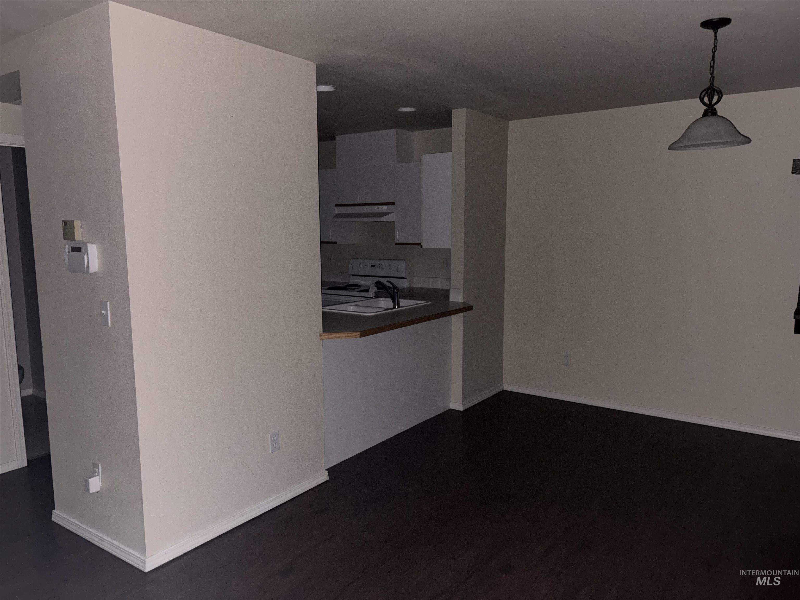 865 Tumbleweed Ave, Mountain Home, Idaho 83647, 3 Bedrooms, 2.5 Bathrooms, Residential For Sale, Price $284,000,MLS 98974884