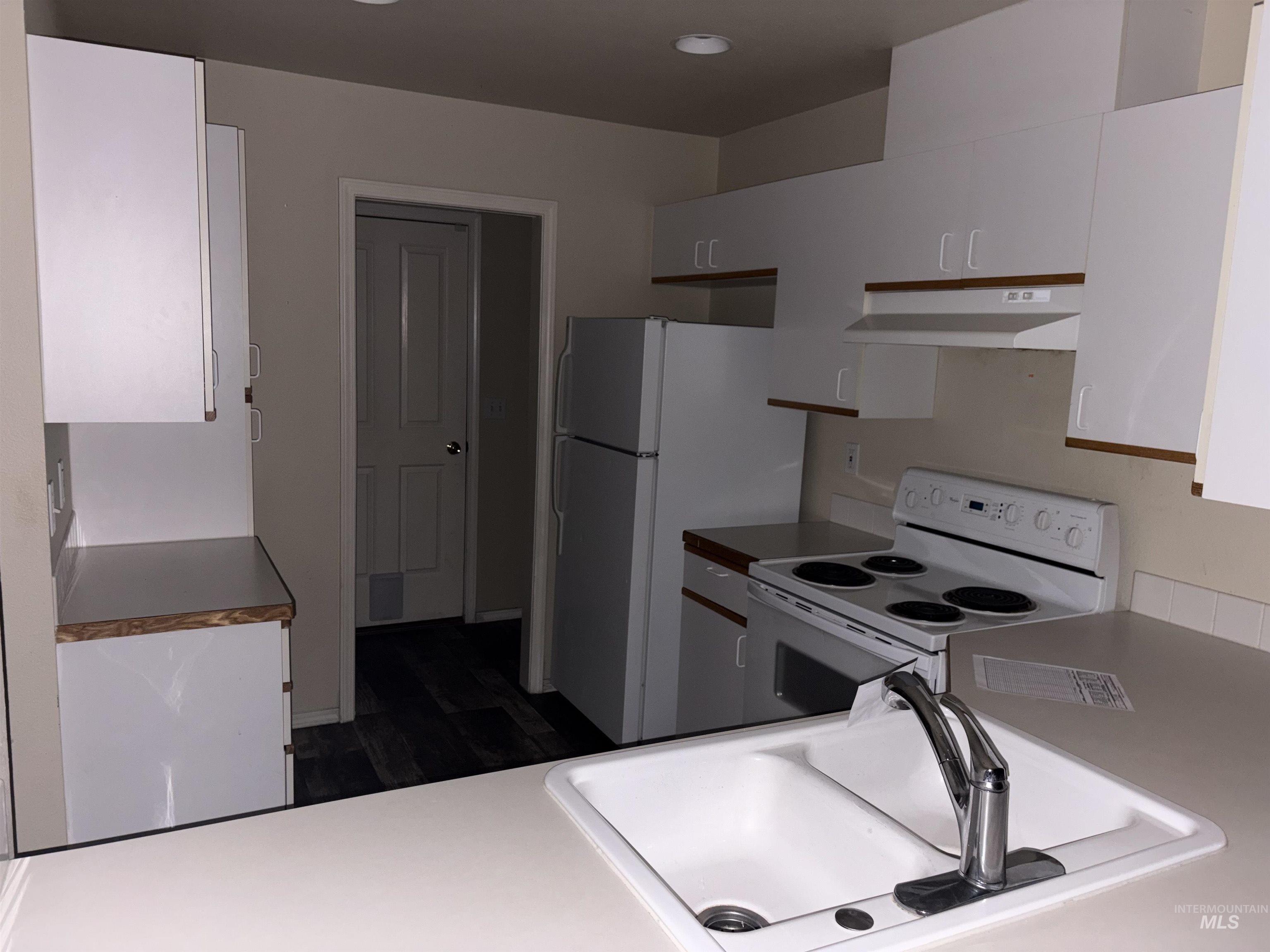 865 Tumbleweed Ave, Mountain Home, Idaho 83647, 3 Bedrooms, 2.5 Bathrooms, Residential For Sale, Price $284,000,MLS 98974884