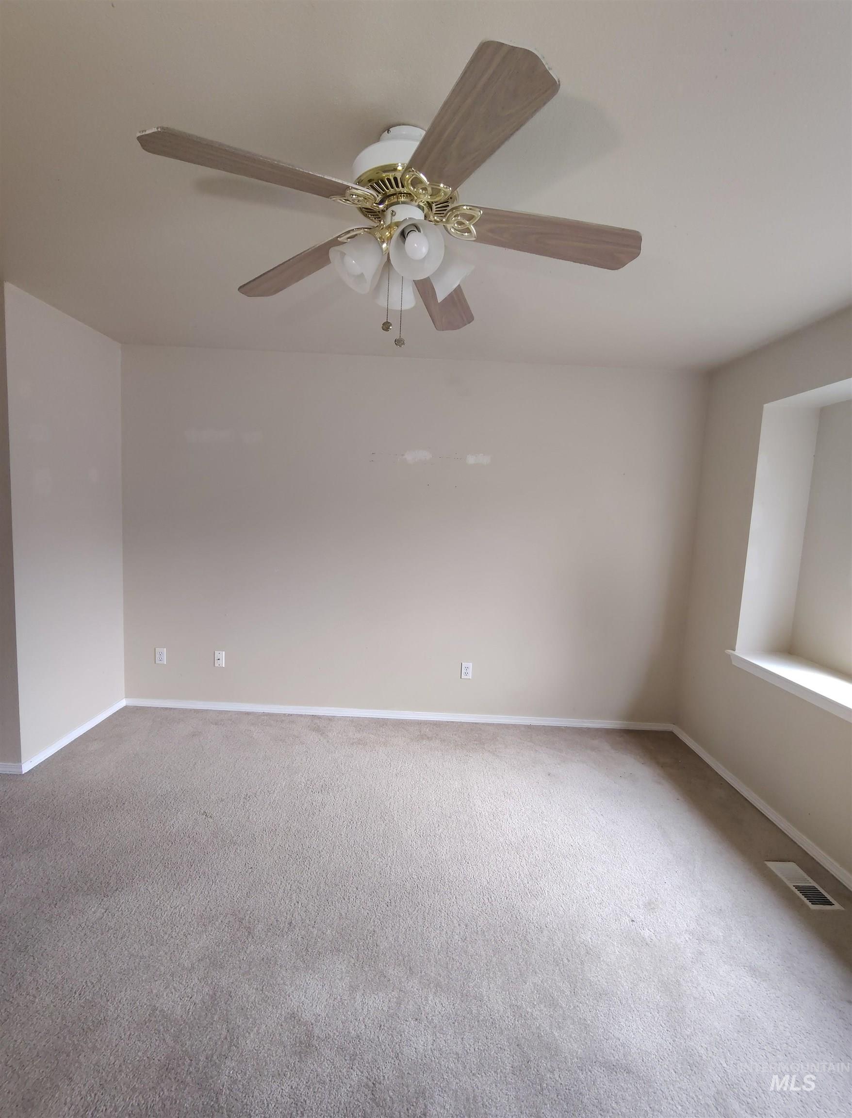 865 Tumbleweed Ave, Mountain Home, Idaho 83647, 3 Bedrooms, 2.5 Bathrooms, Residential For Sale, Price $255,600,MLS 98974884