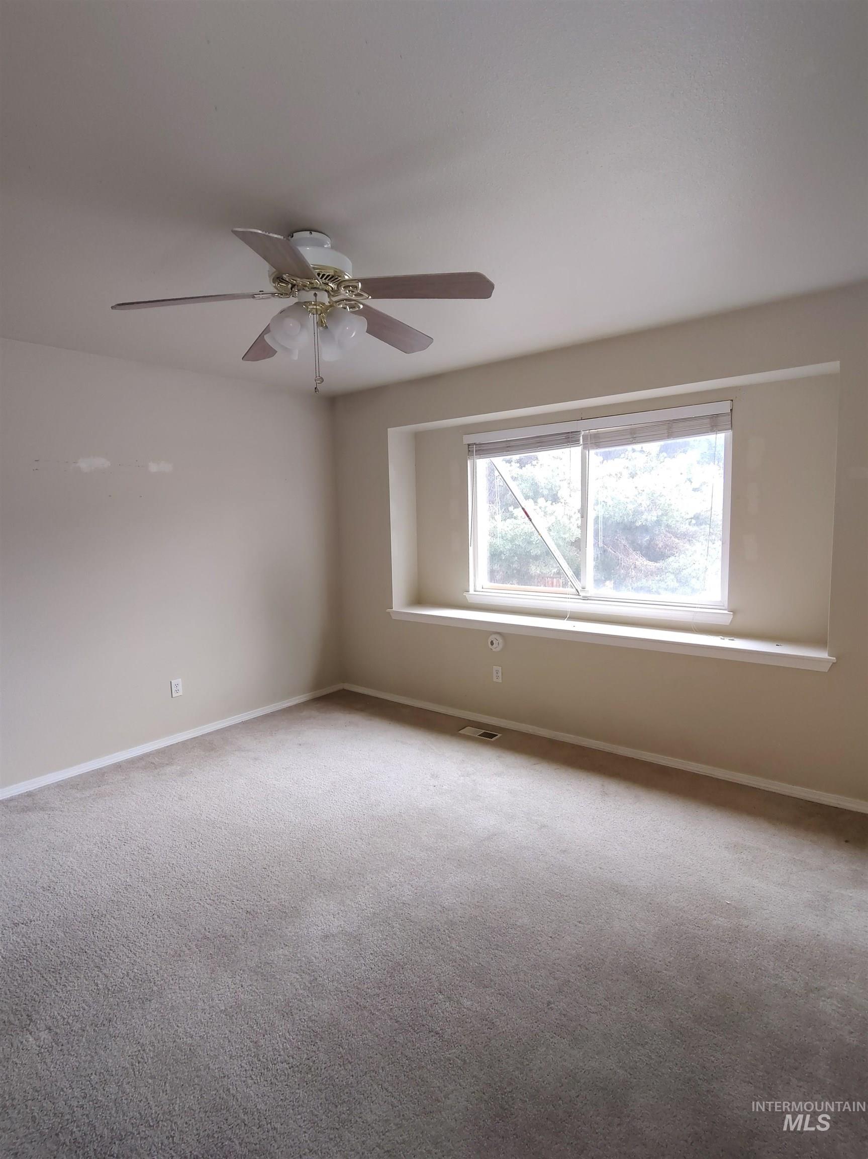 865 Tumbleweed Ave, Mountain Home, Idaho 83647, 3 Bedrooms, 2.5 Bathrooms, Residential For Sale, Price $255,600,MLS 98974884