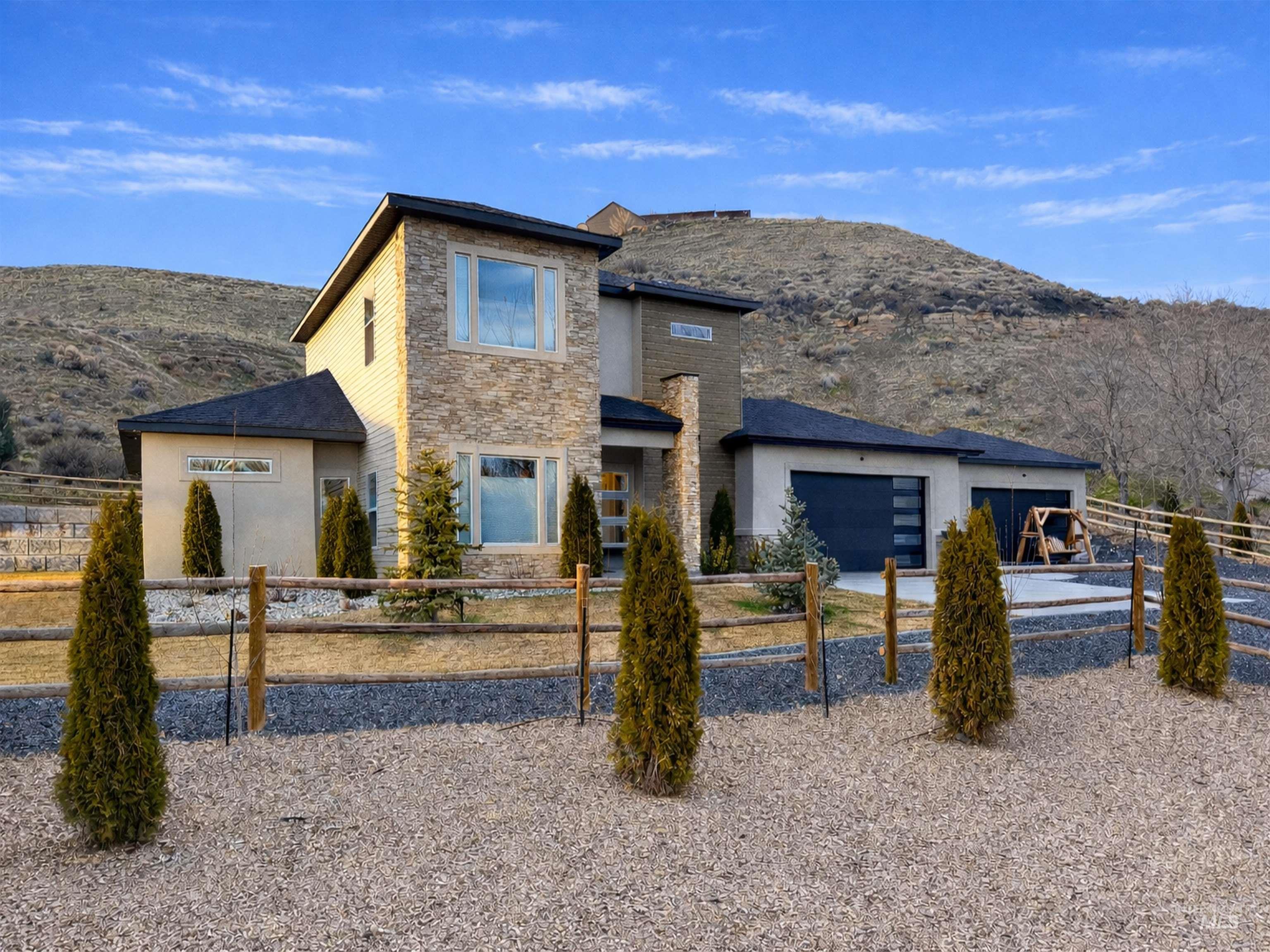 4507 Hidden Canyon Lane, Buhl, Idaho 83316, 4 Bedrooms, 3 Bathrooms, Residential For Sale, Price $699,000,MLS 98974885