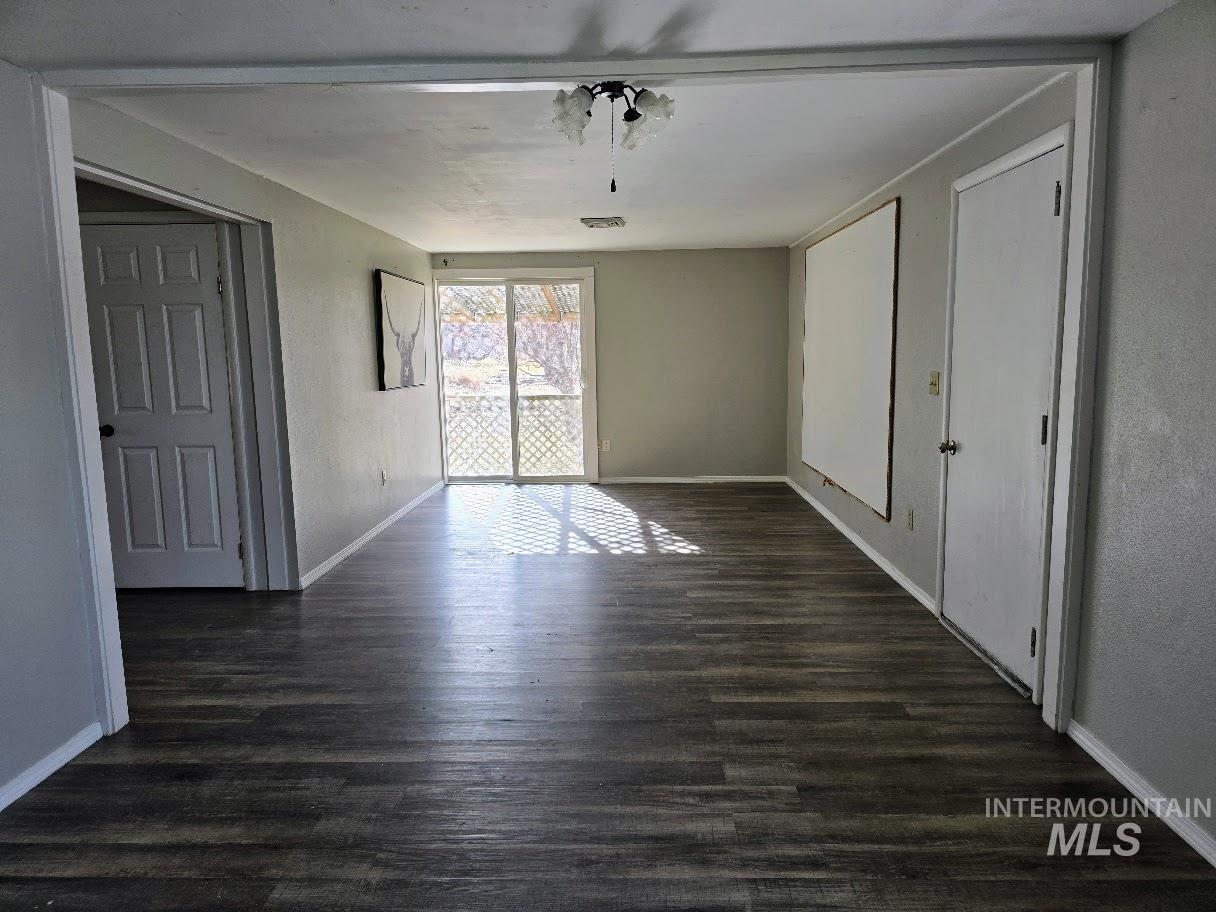 145 4Th St, Hazelton, Idaho 83335-5075, 3 Bedrooms, 1.5 Bathrooms, Residential For Sale, Price $275,000,MLS 98974892