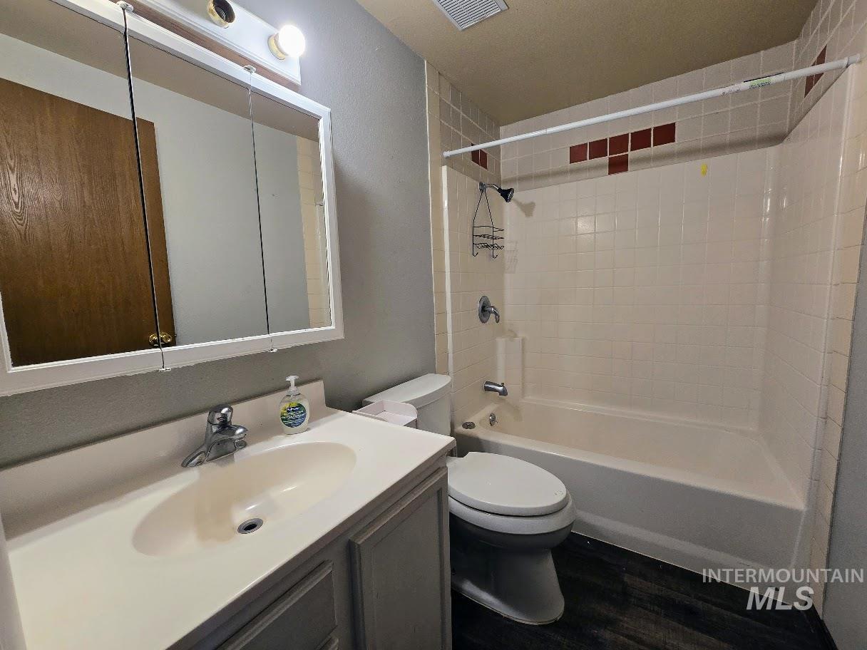 145 4Th St, Hazelton, Idaho 83335-5075, 3 Bedrooms, 1.5 Bathrooms, Residential For Sale, Price $275,000,MLS 98974892