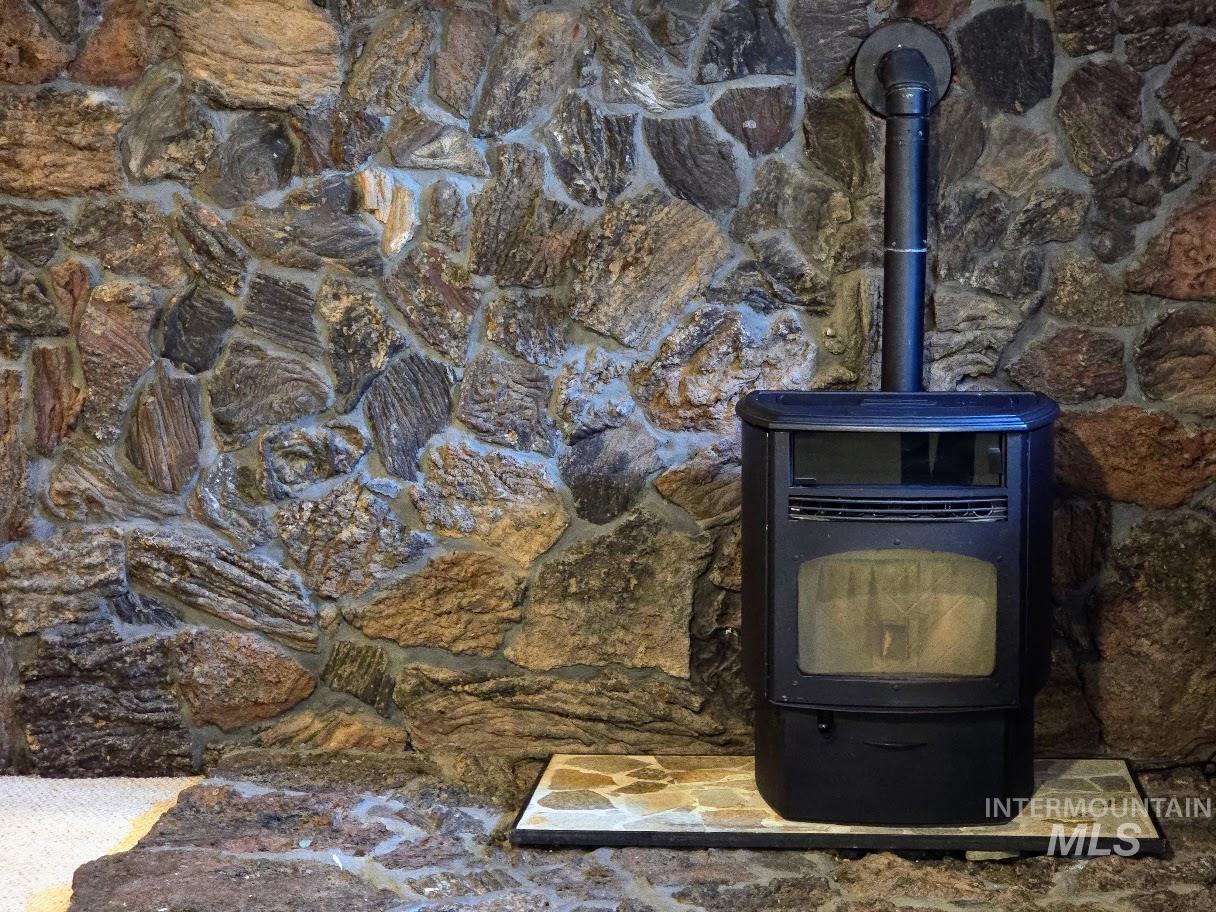 145 4Th St, Hazelton, Idaho 83335-5075, 3 Bedrooms, 1.5 Bathrooms, Residential For Sale, Price $275,000,MLS 98974892