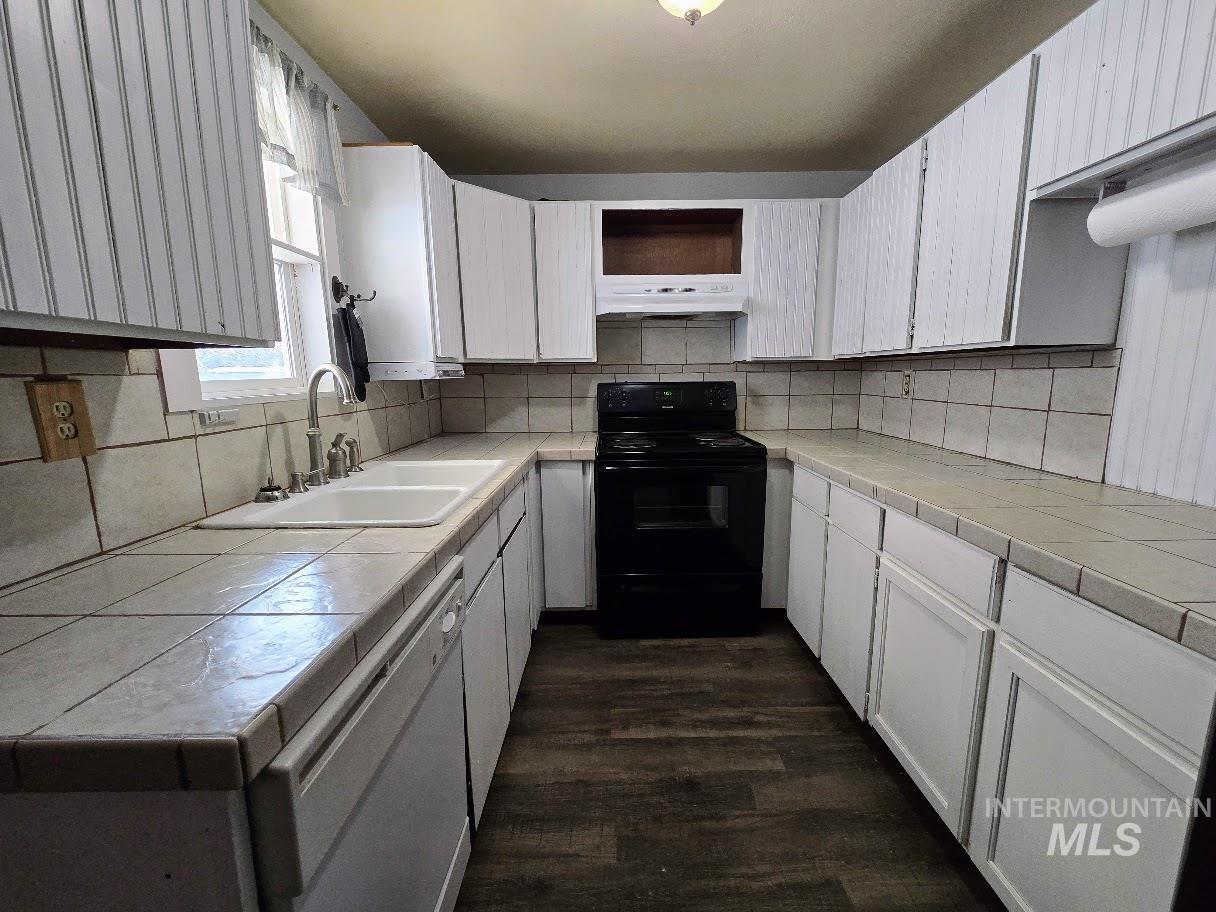 145 4Th St, Hazelton, Idaho 83335-5075, 3 Bedrooms, 1.5 Bathrooms, Residential For Sale, Price $275,000,MLS 98974892