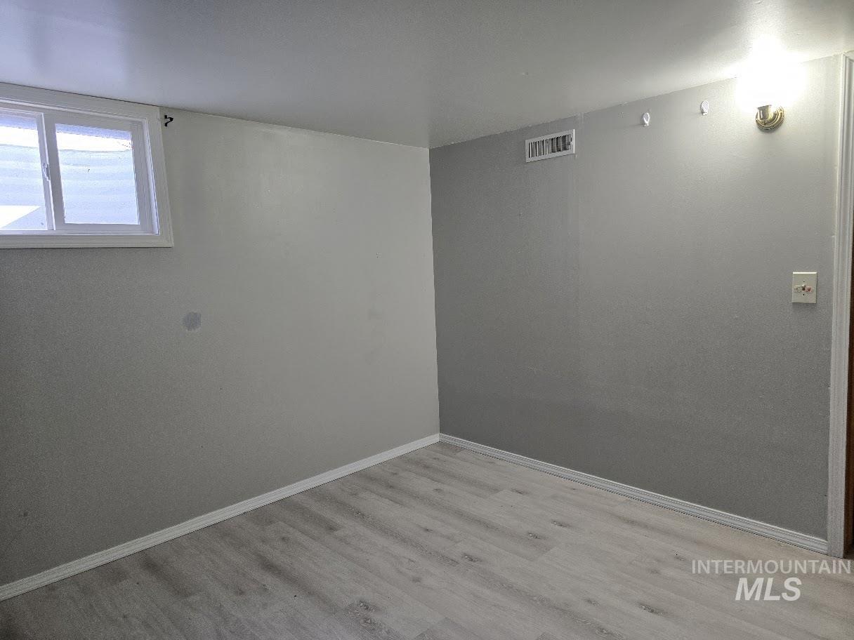 145 4Th St, Hazelton, Idaho 83335-5075, 3 Bedrooms, 1.5 Bathrooms, Residential For Sale, Price $275,000,MLS 98974892