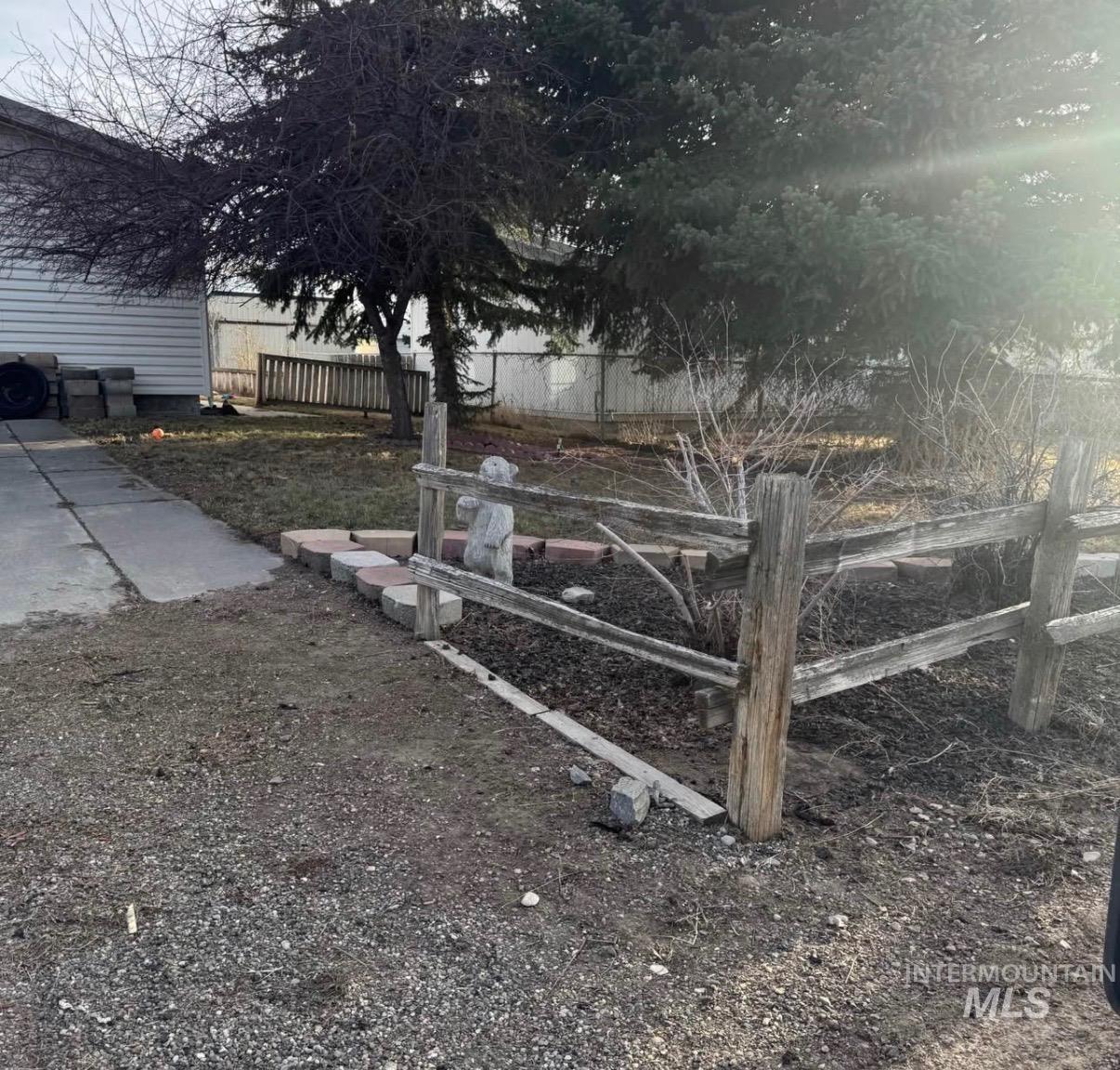 145 4Th St, Hazelton, Idaho 83335-5075, 3 Bedrooms, 1.5 Bathrooms, Residential For Sale, Price $275,000,MLS 98974892