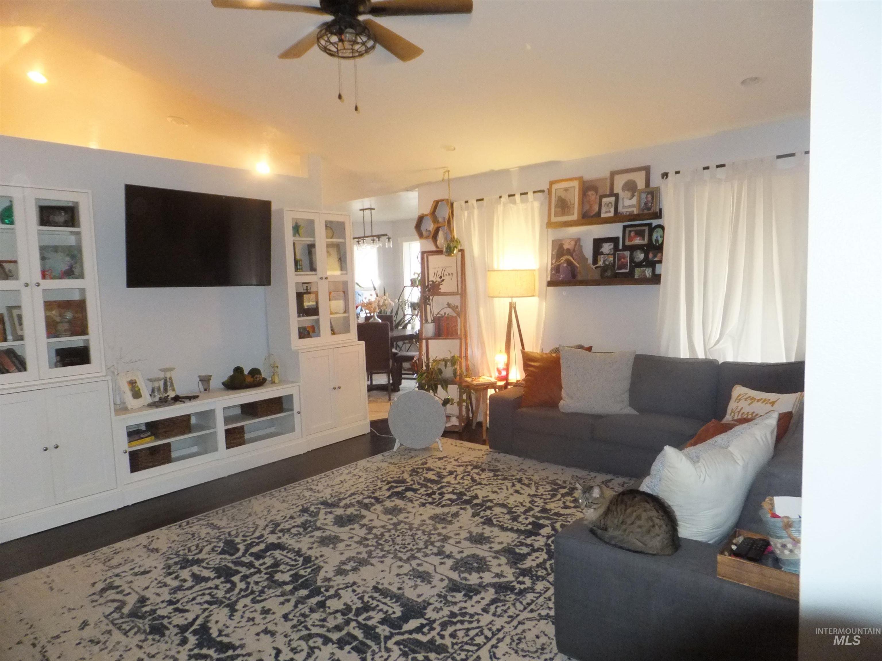 1590 Peregrine Dr, Mountain Home, Idaho 83647, 3 Bedrooms, 2 Bathrooms, Residential For Sale, Price $321,000,MLS 98974906