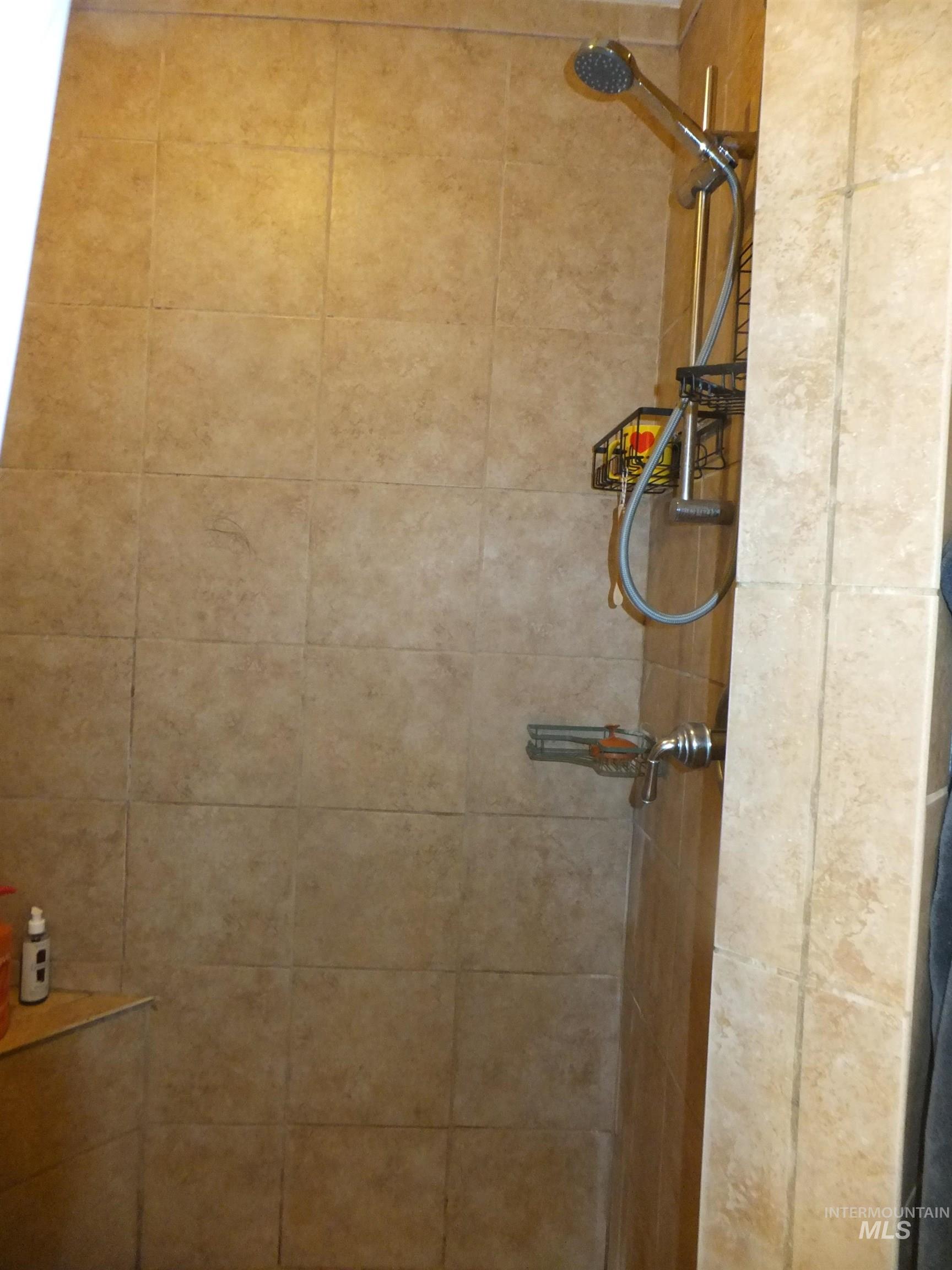 1590 Peregrine Dr, Mountain Home, Idaho 83647, 3 Bedrooms, 2 Bathrooms, Residential For Sale, Price $321,000,MLS 98974906