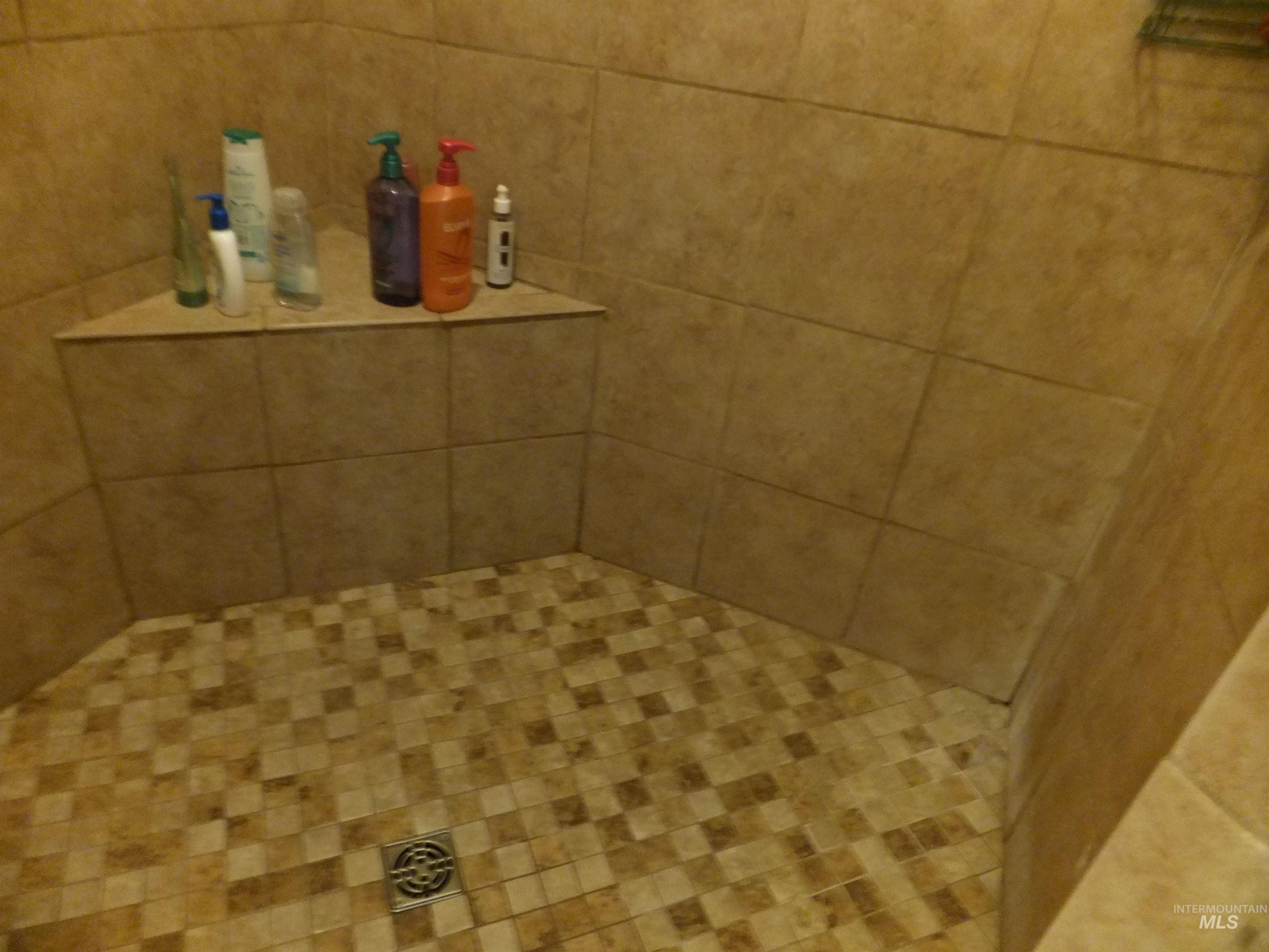 1590 Peregrine Dr, Mountain Home, Idaho 83647, 3 Bedrooms, 2 Bathrooms, Residential For Sale, Price $321,000,MLS 98974906