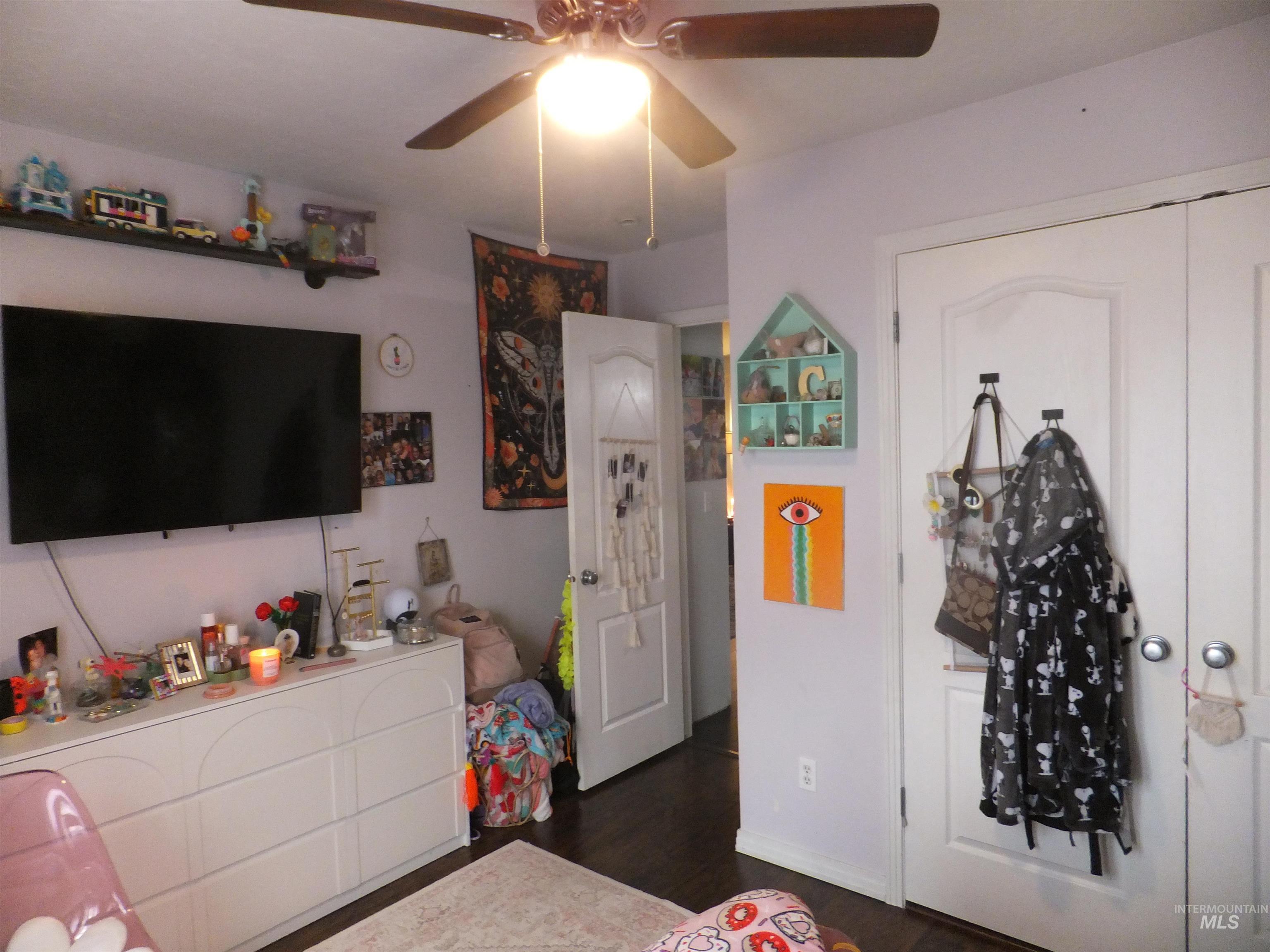 1590 Peregrine Dr, Mountain Home, Idaho 83647, 3 Bedrooms, 2 Bathrooms, Residential For Sale, Price $321,000,MLS 98974906