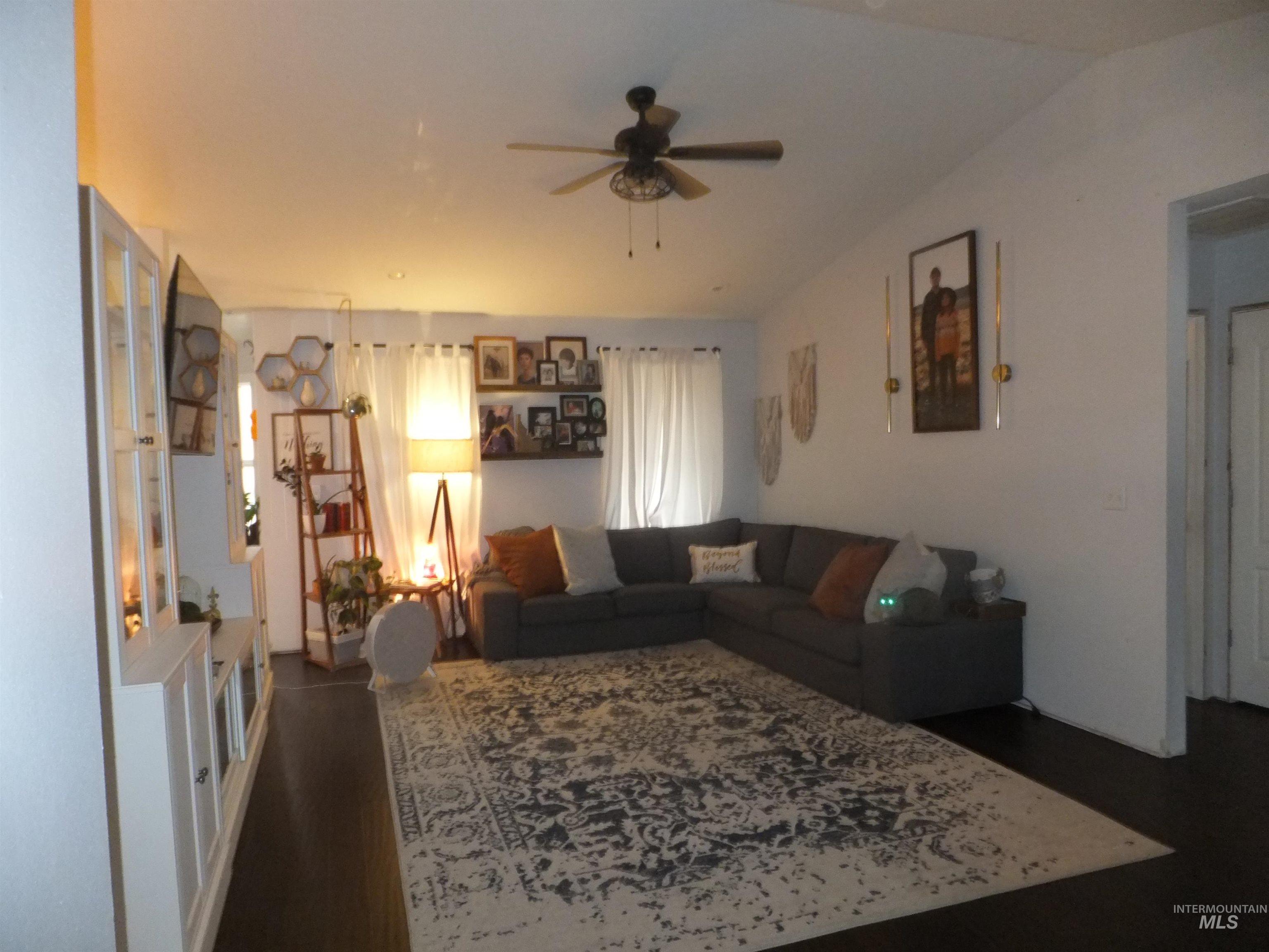 1590 Peregrine Dr, Mountain Home, Idaho 83647, 3 Bedrooms, 2 Bathrooms, Residential For Sale, Price $321,000,MLS 98974906