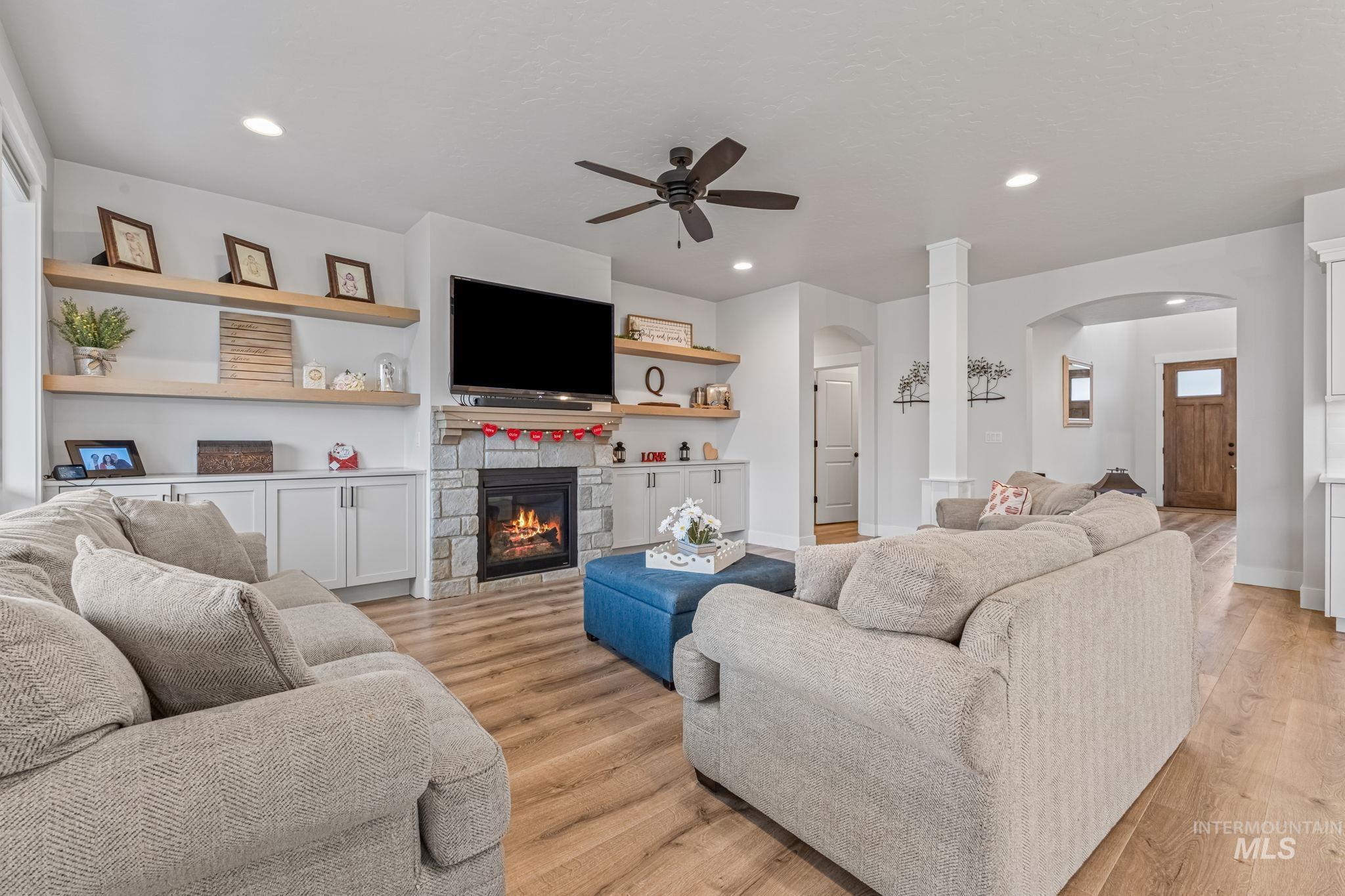 3827 W Viso St, Meridian, Idaho 83646, 4 Bedrooms, 3.5 Bathrooms, Residential For Sale, Price $879,900,MLS 98974907