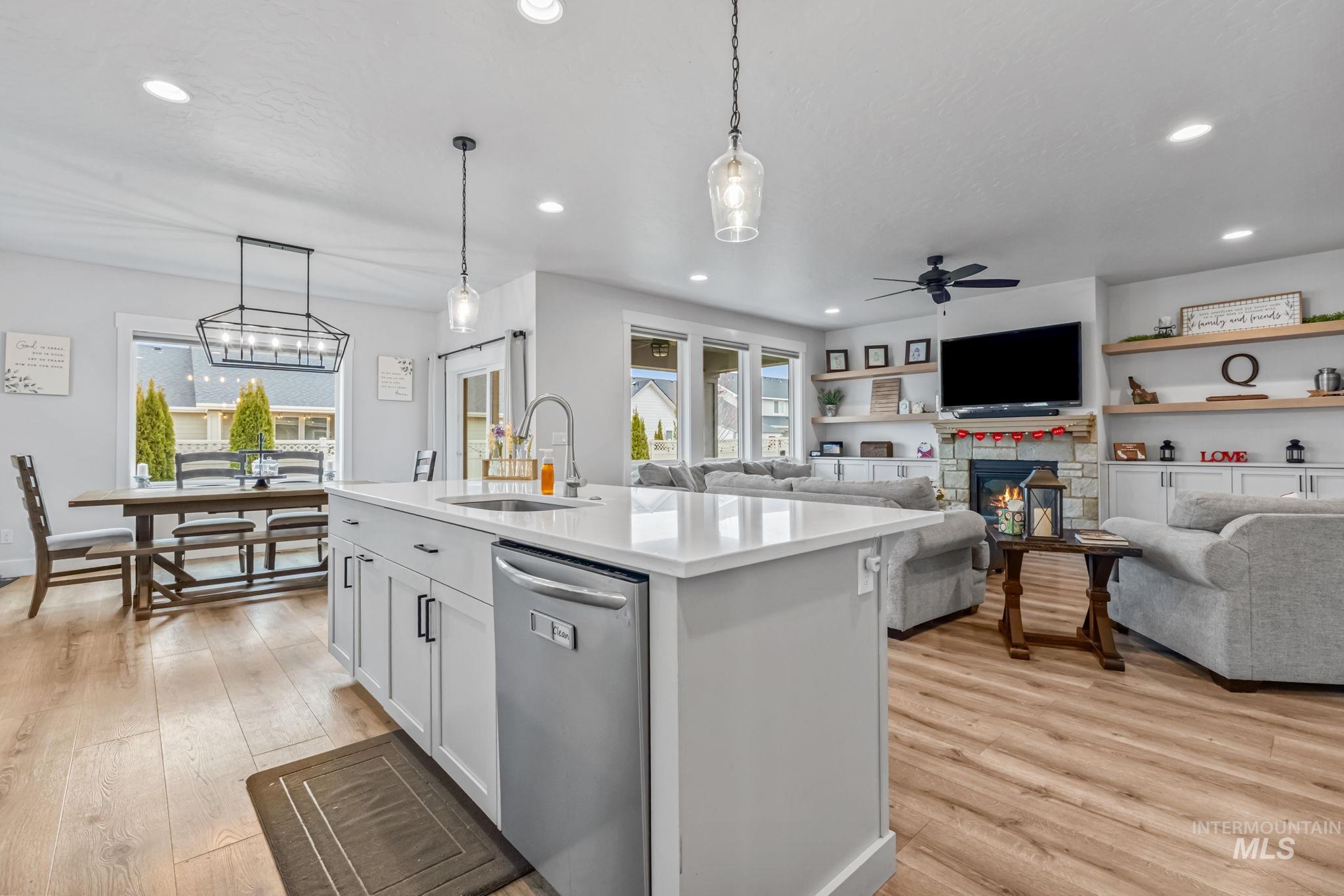 3827 W Viso St, Meridian, Idaho 83646, 4 Bedrooms, 3.5 Bathrooms, Residential For Sale, Price $879,900,MLS 98974907