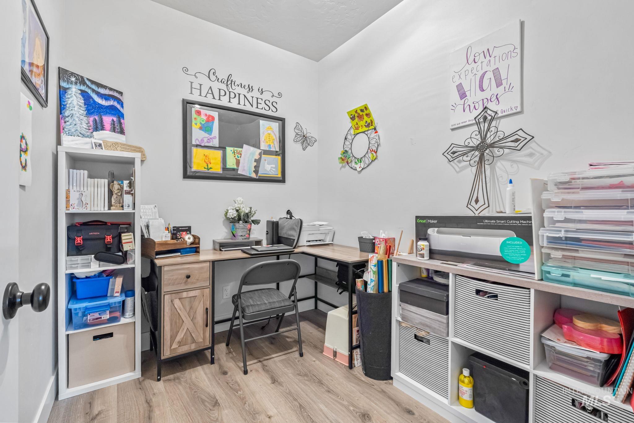 3827 W Viso St, Meridian, Idaho 83646, 4 Bedrooms, 3.5 Bathrooms, Residential For Sale, Price $879,900,MLS 98974907