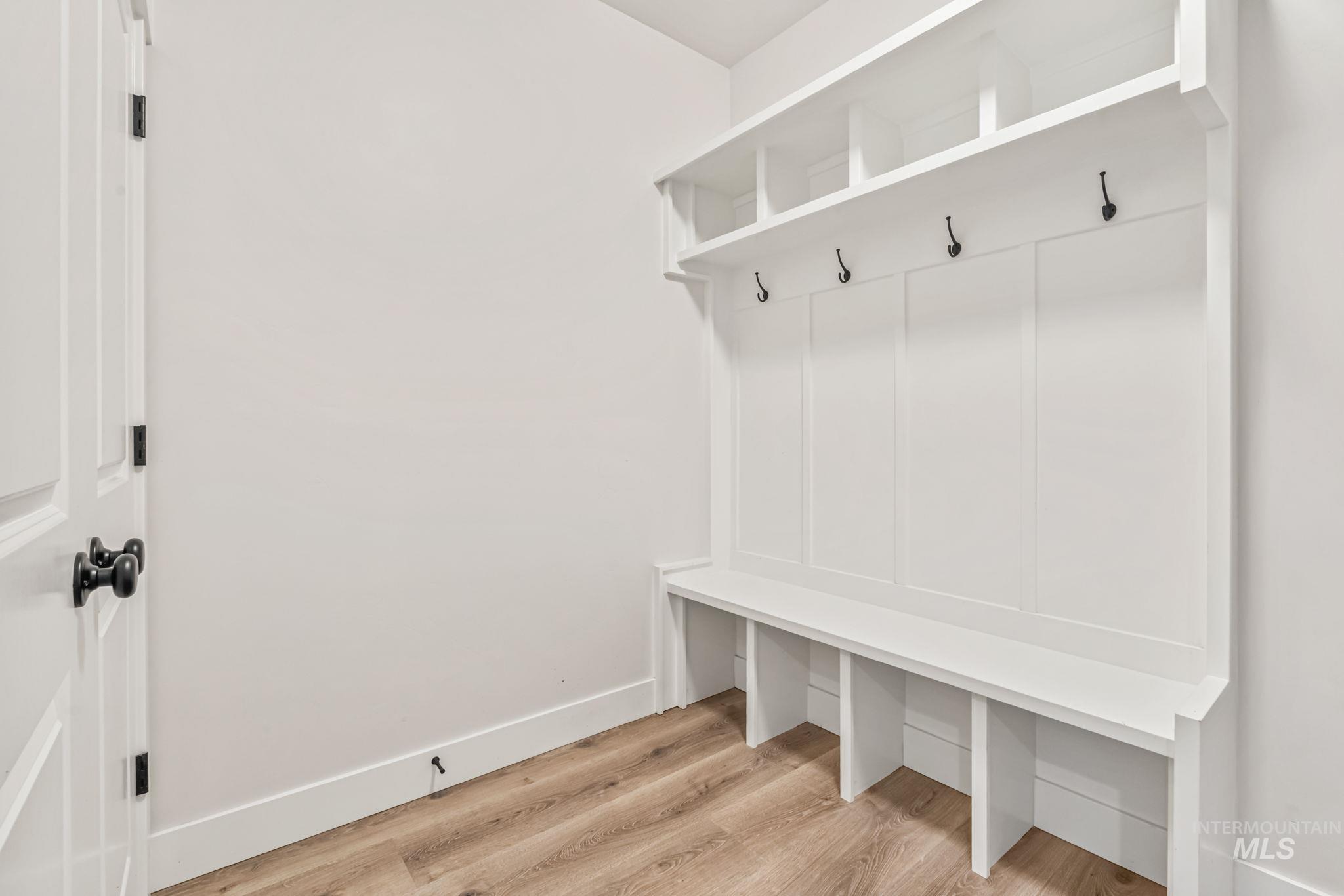 3827 W Viso St, Meridian, Idaho 83646, 4 Bedrooms, 3.5 Bathrooms, Residential For Sale, Price $879,900,MLS 98974907