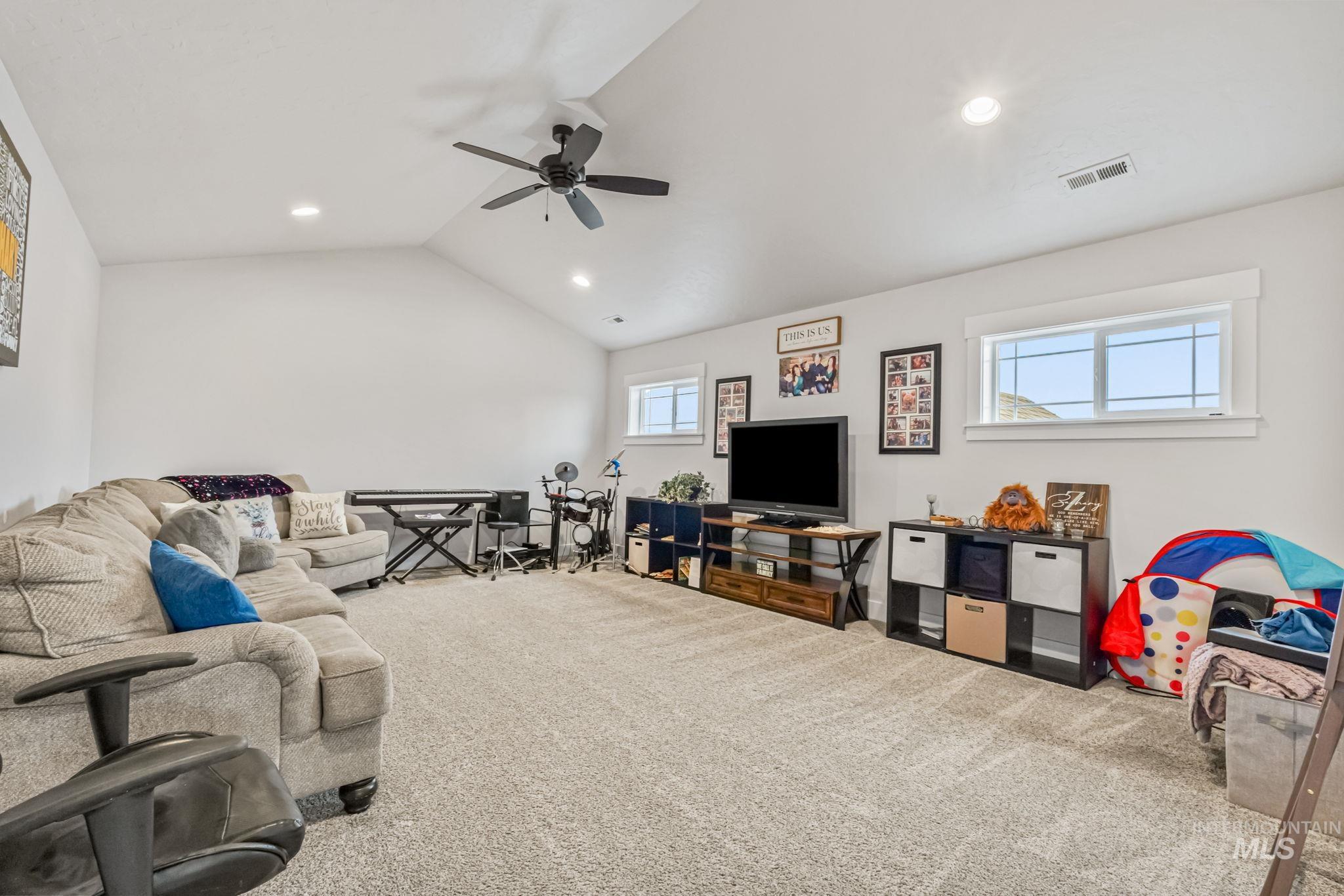 3827 W Viso St, Meridian, Idaho 83646, 4 Bedrooms, 3.5 Bathrooms, Residential For Sale, Price $879,900,MLS 98974907