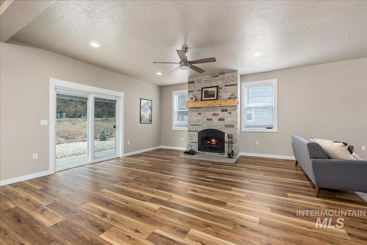 35 Wapiti Court, Garden Valley, Idaho 83622, 4 Bedrooms, 2.5 Bathrooms, Residential For Sale, Price $719,900,MLS 98974911