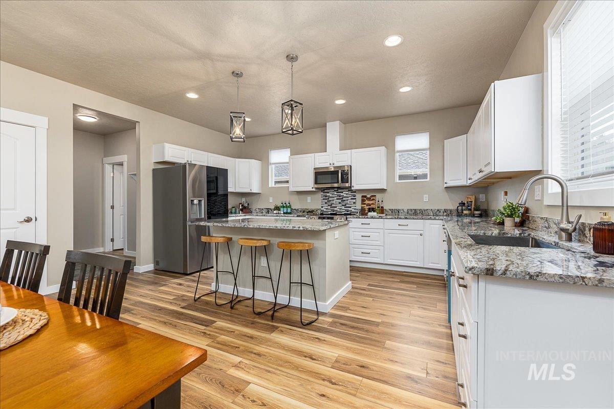 35 Wapiti Court, Garden Valley, Idaho 83622, 4 Bedrooms, 2.5 Bathrooms, Residential For Sale, Price $719,900,MLS 98974911