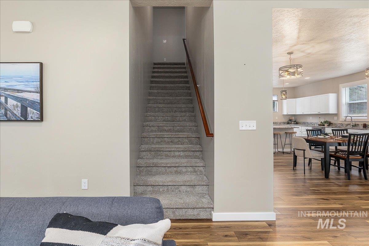 35 Wapiti Court, Garden Valley, Idaho 83622, 4 Bedrooms, 2.5 Bathrooms, Residential For Sale, Price $719,900,MLS 98974911