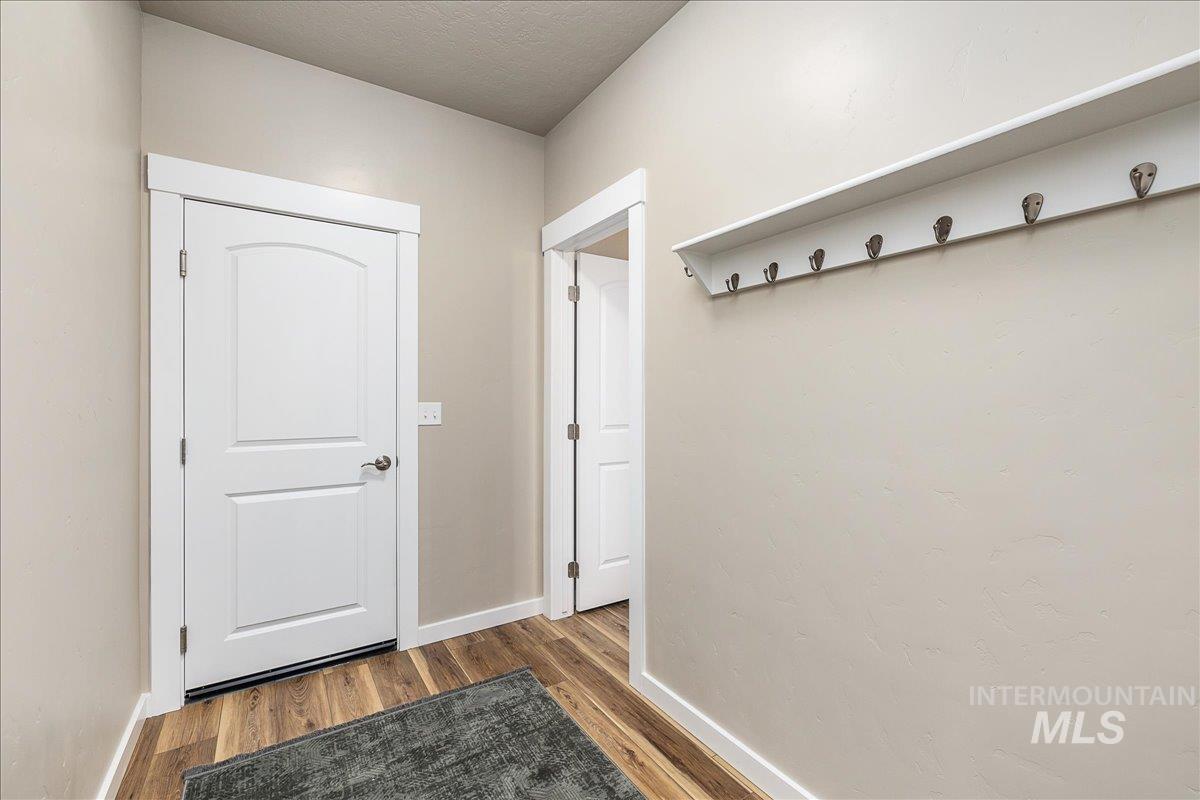 35 Wapiti Court, Garden Valley, Idaho 83622, 4 Bedrooms, 2.5 Bathrooms, Residential For Sale, Price $719,900,MLS 98974911