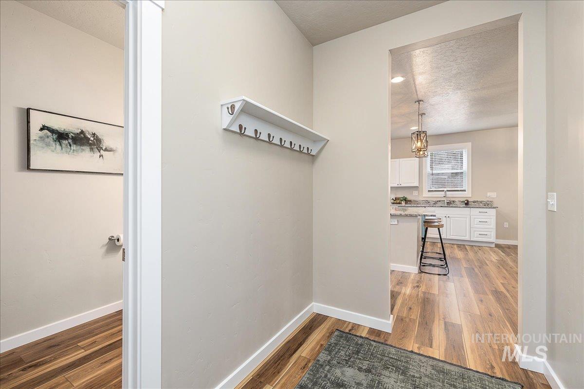 35 Wapiti Court, Garden Valley, Idaho 83622, 4 Bedrooms, 2.5 Bathrooms, Residential For Sale, Price $719,900,MLS 98974911