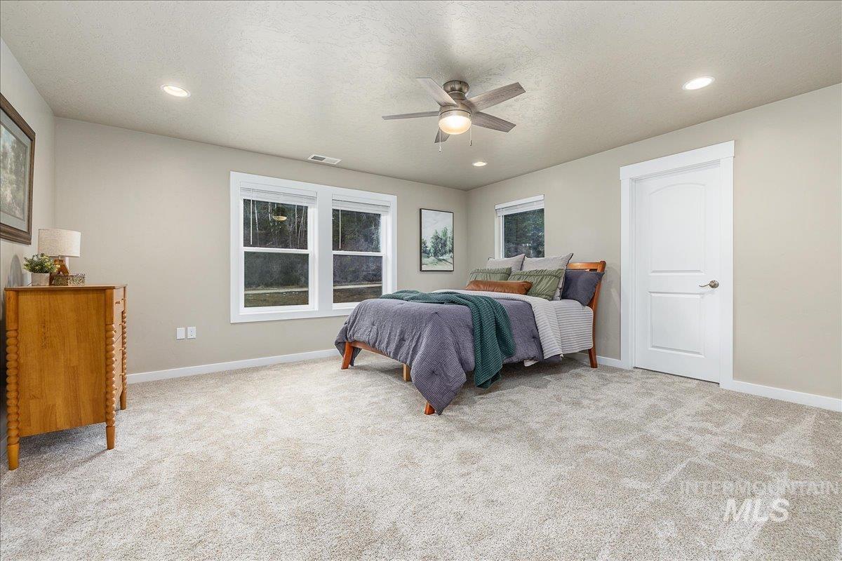 35 Wapiti Court, Garden Valley, Idaho 83622, 4 Bedrooms, 2.5 Bathrooms, Residential For Sale, Price $719,900,MLS 98974911