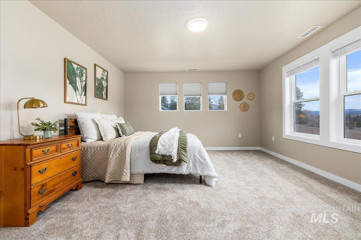 35 Wapiti Court, Garden Valley, Idaho 83622, 4 Bedrooms, 2.5 Bathrooms, Residential For Sale, Price $719,900,MLS 98974911